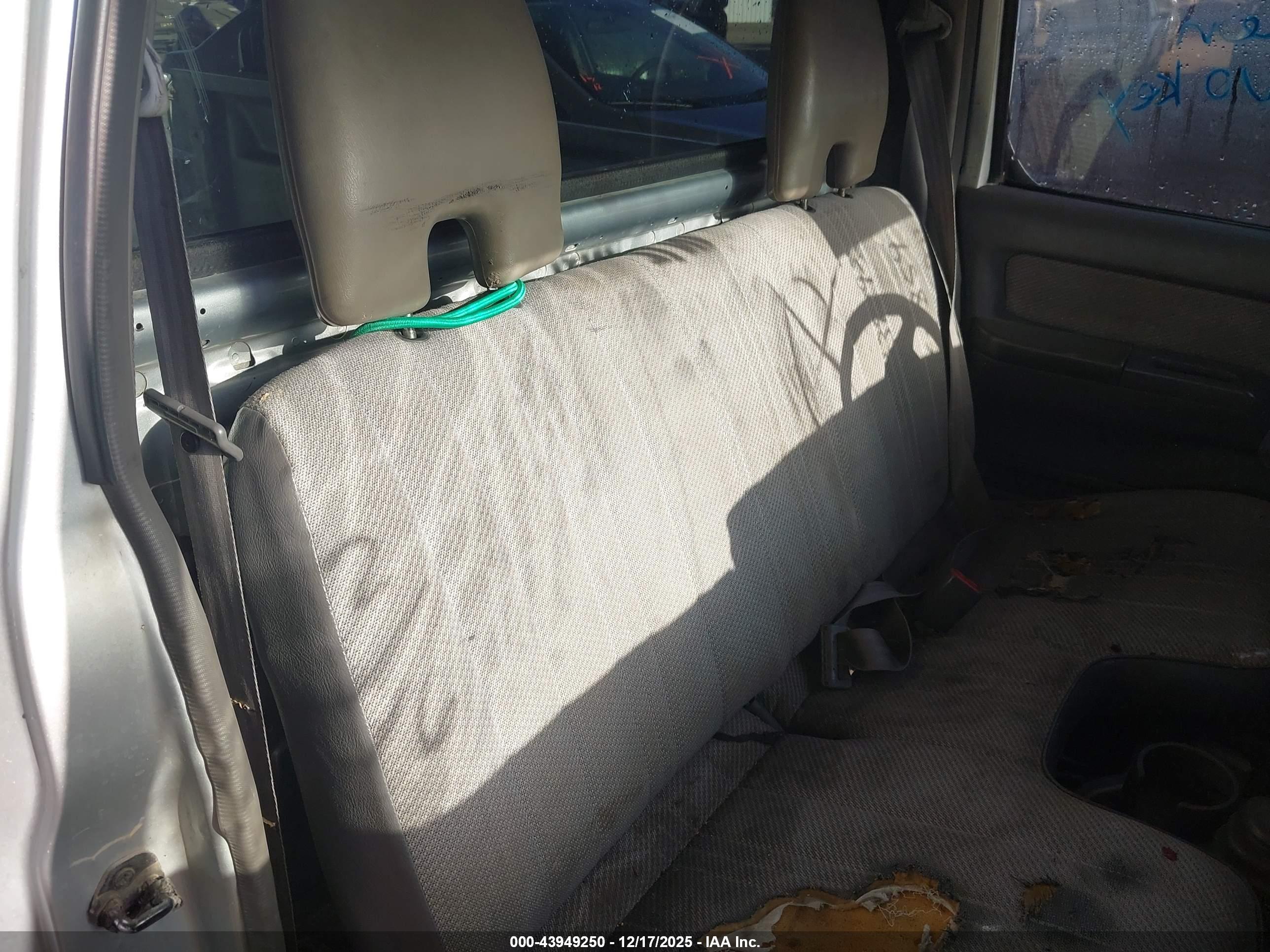 NISSAN FRONTIER image 8