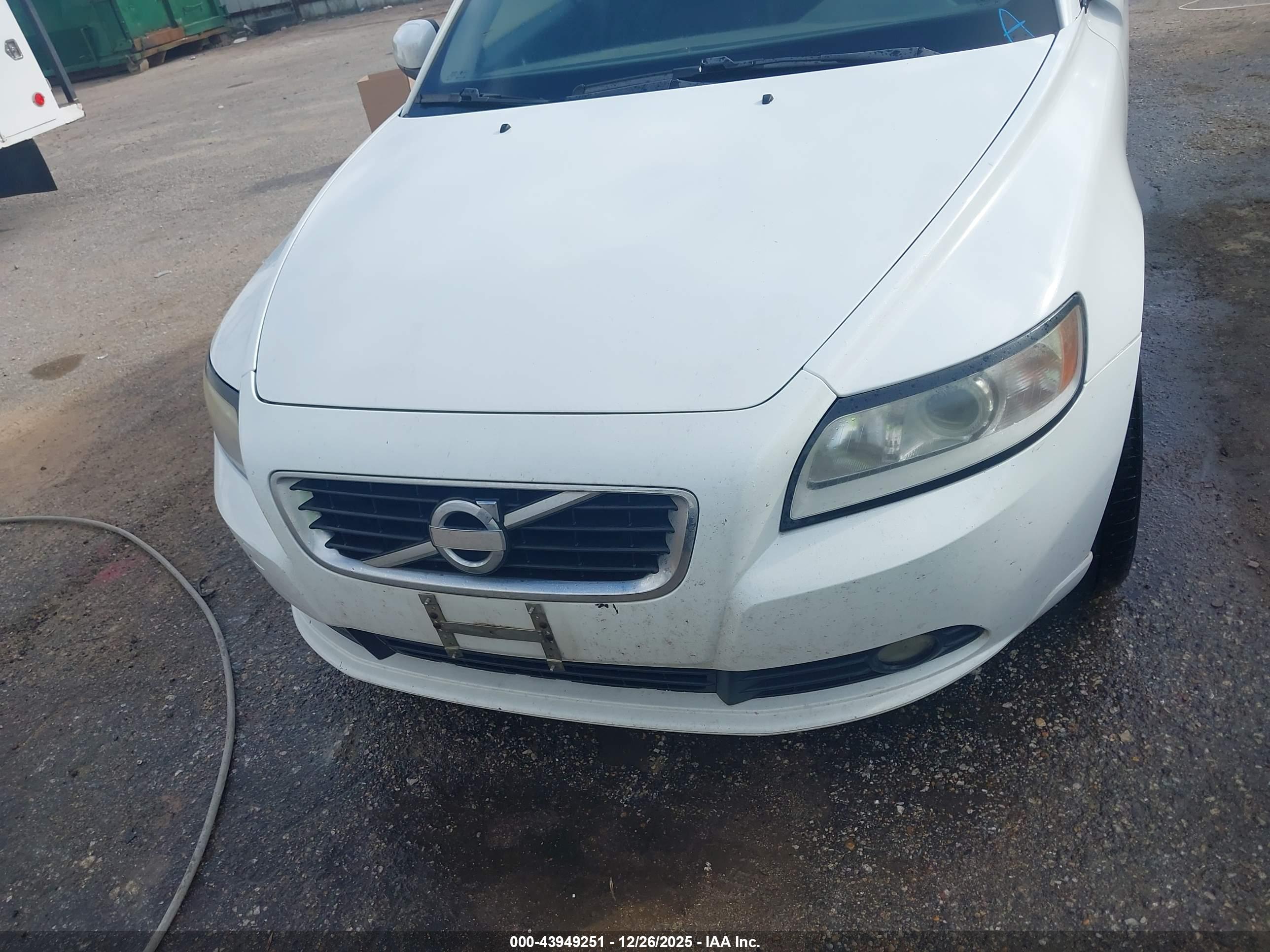 VOLVO S40 image 6