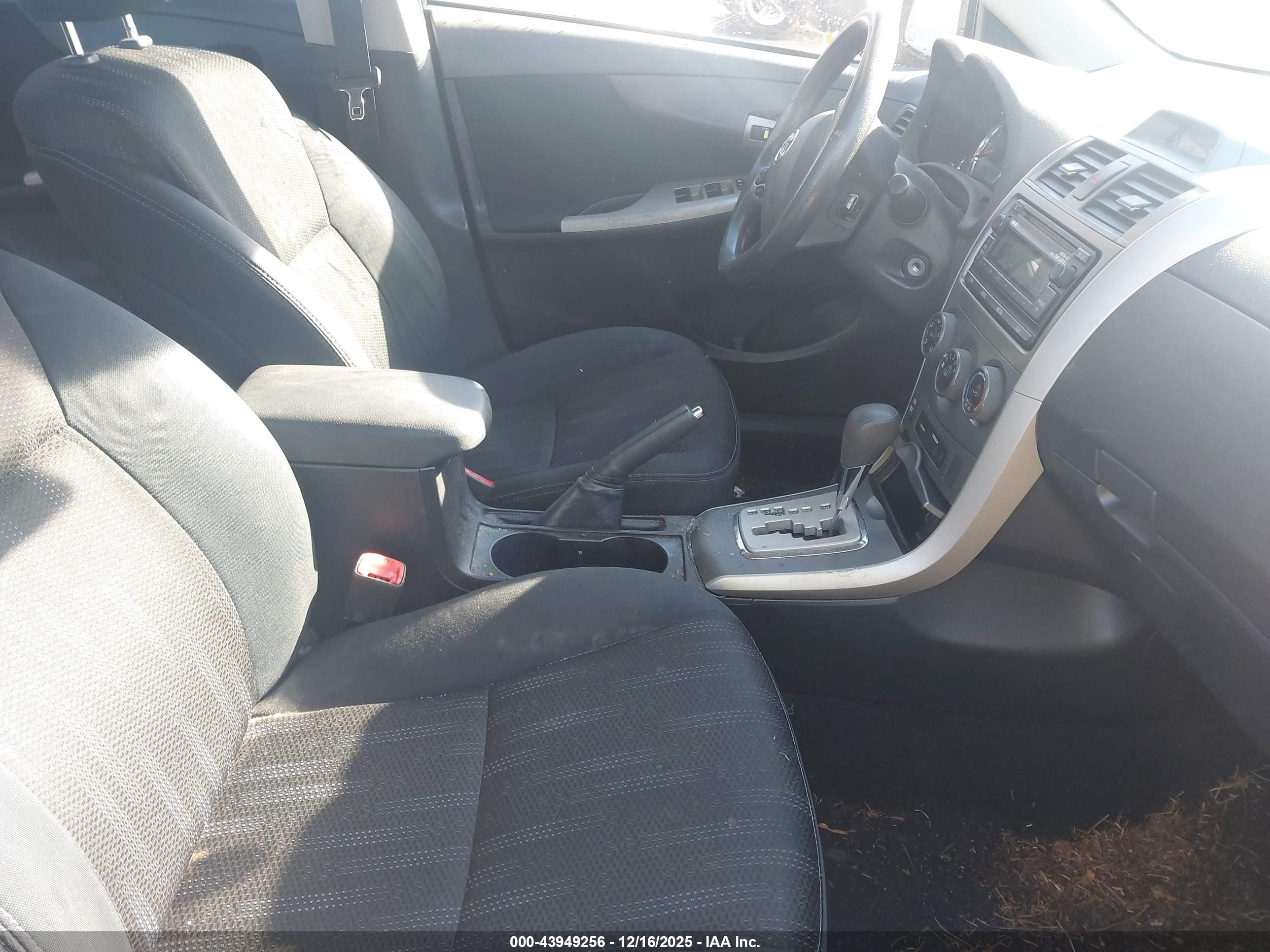 TOYOTA COROLLA image 5