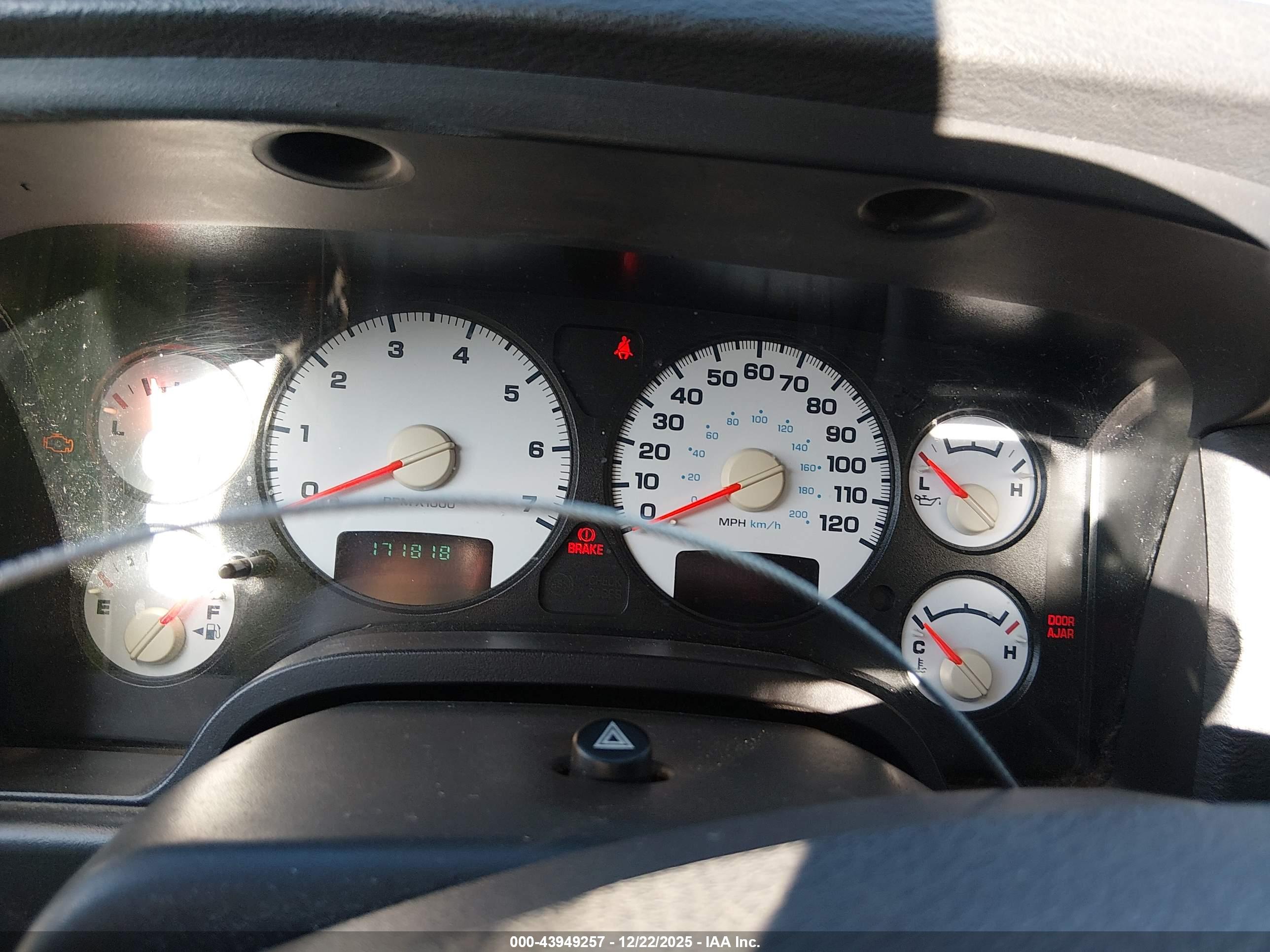 DODGE RAM image 7
