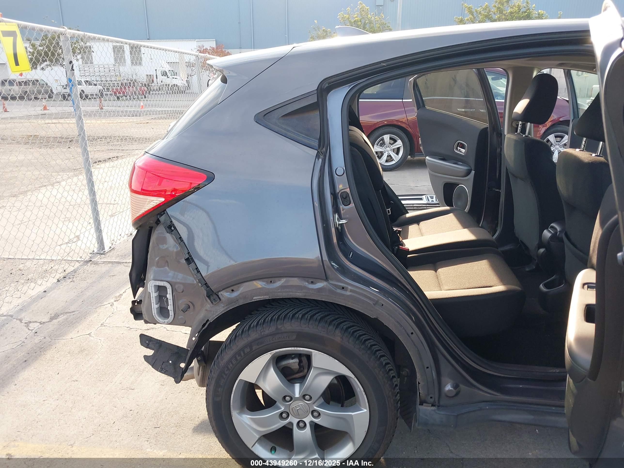 HONDA HR-V image 8