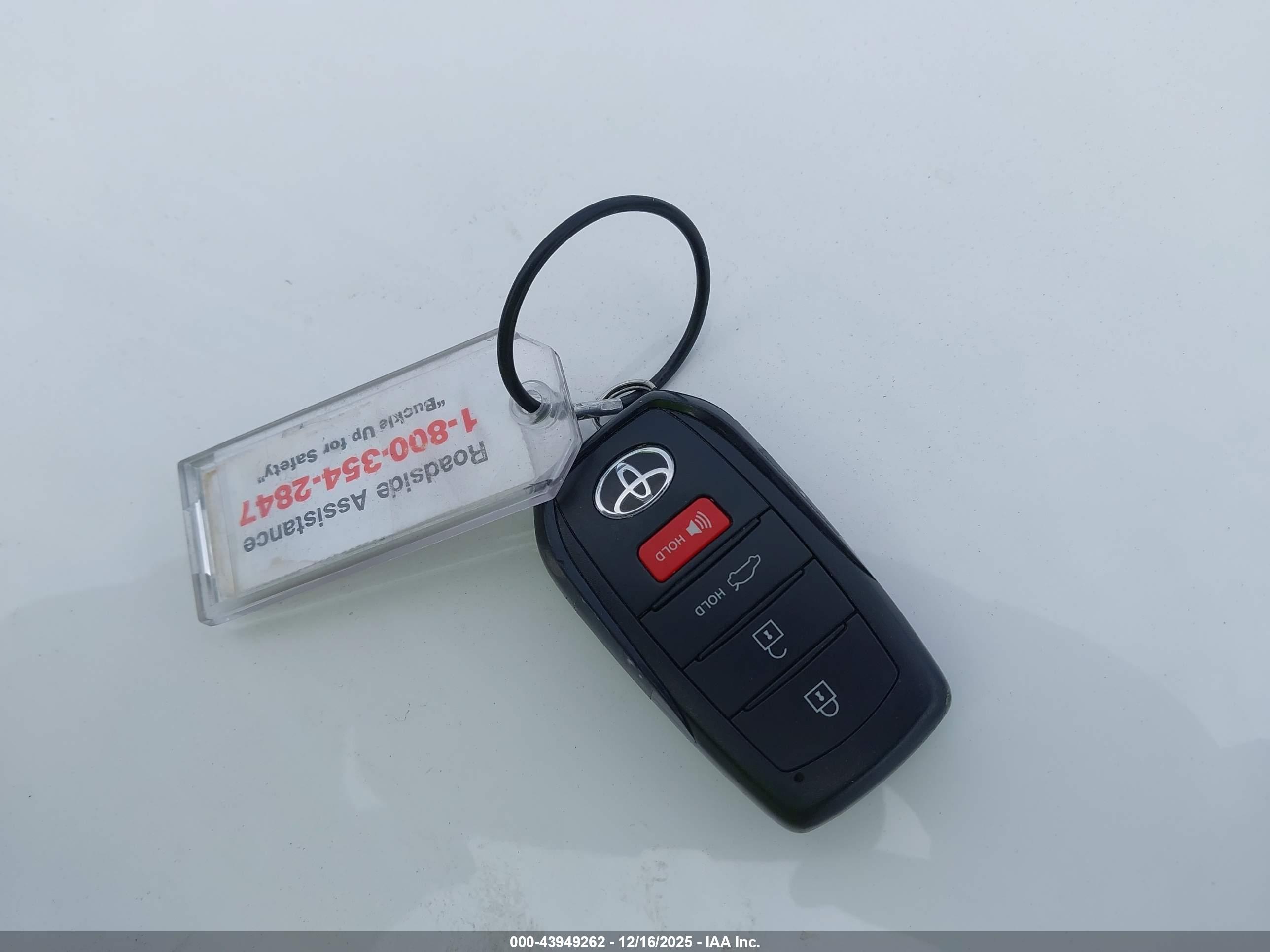 TOYOTA CAMRY image 11