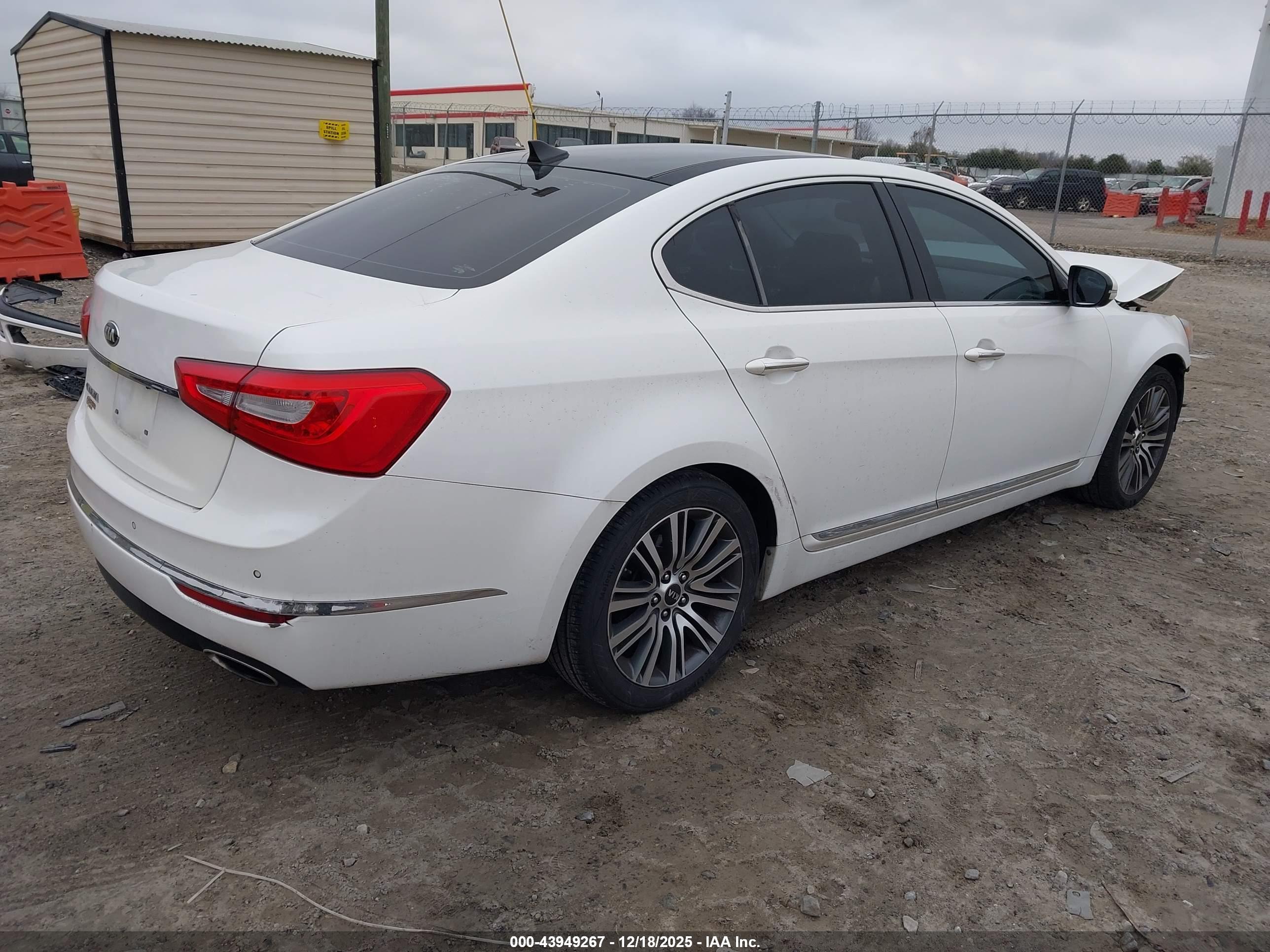 KIA CADENZA image 4