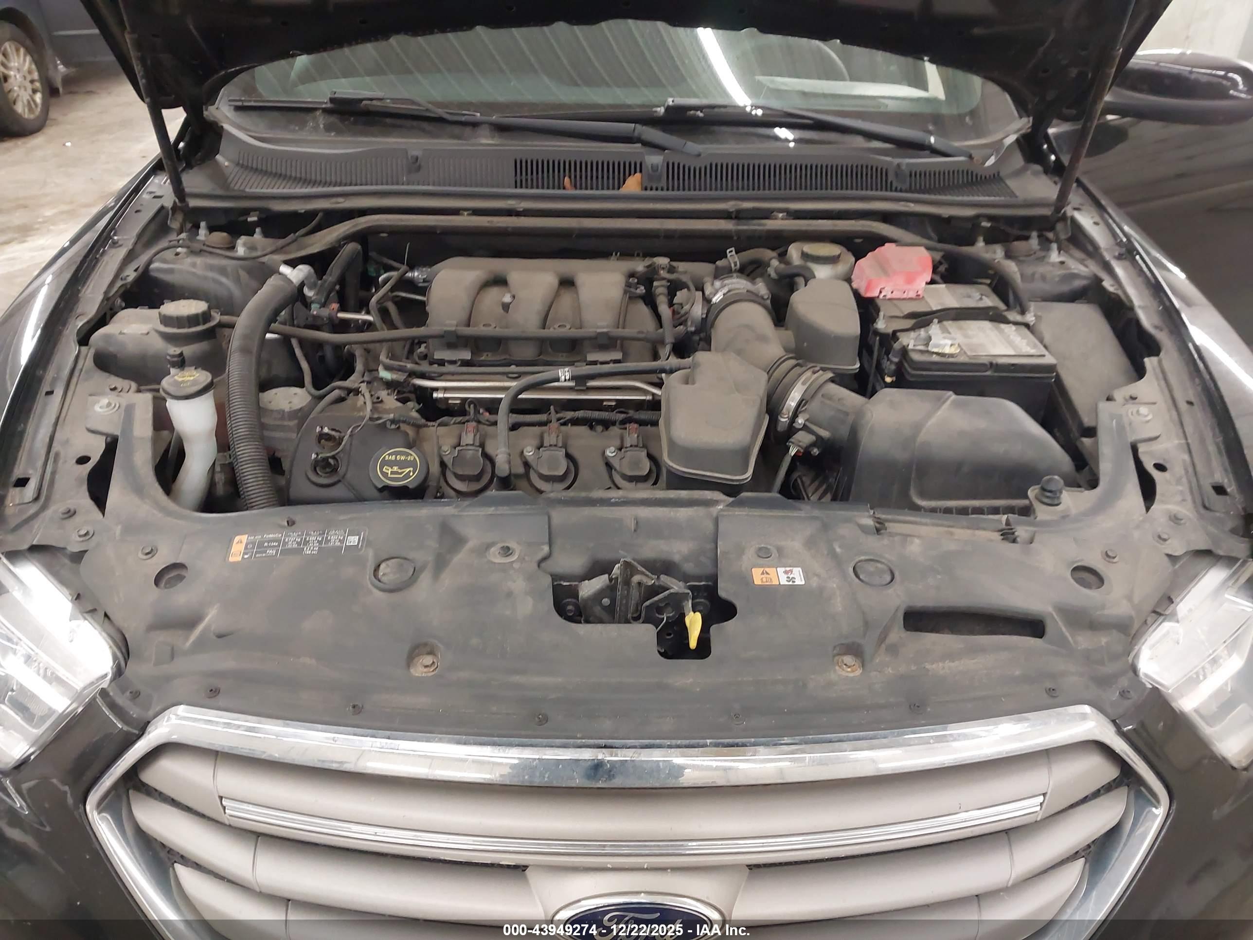 FORD TAURUS image 10
