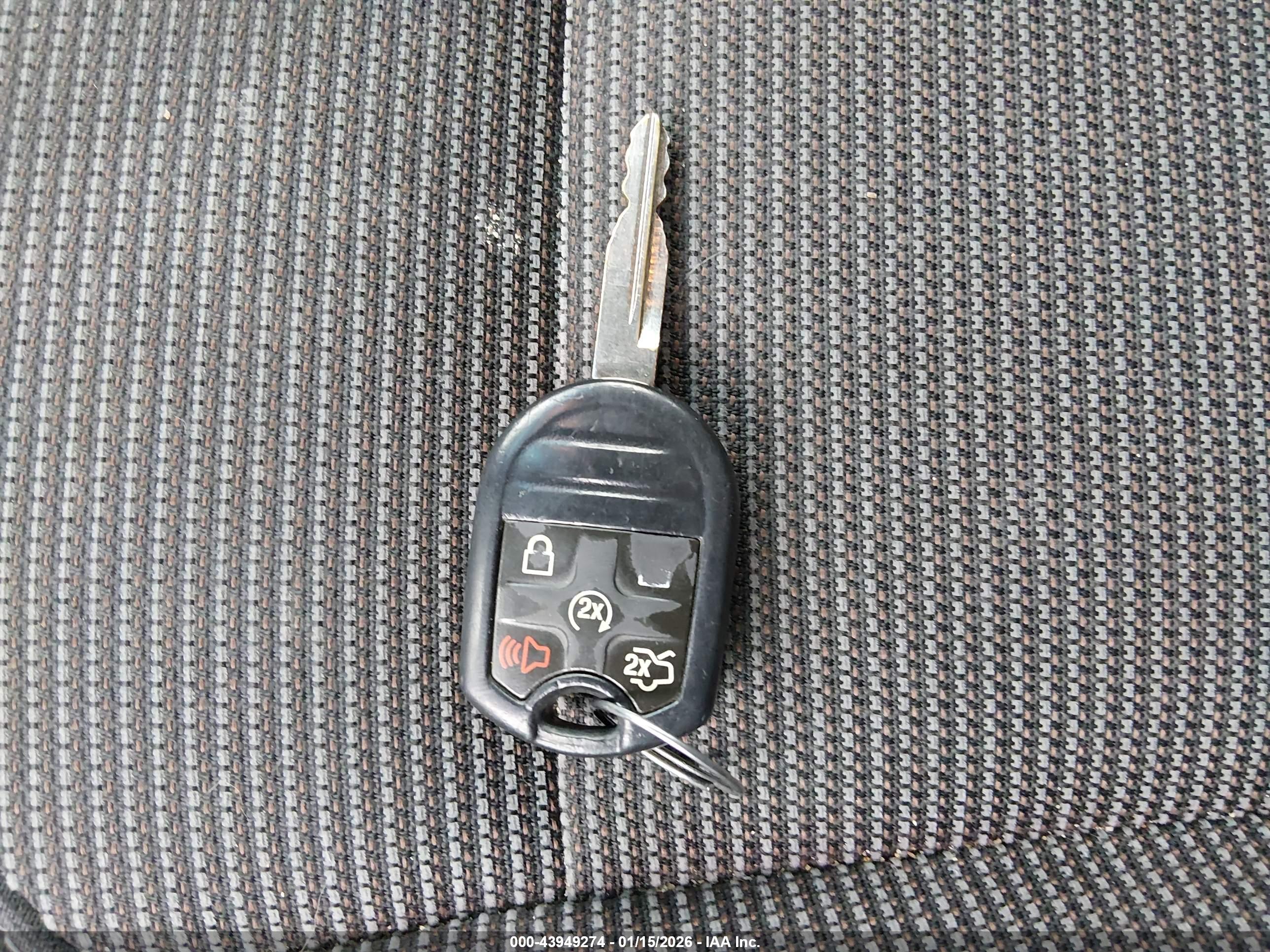 FORD TAURUS image 11