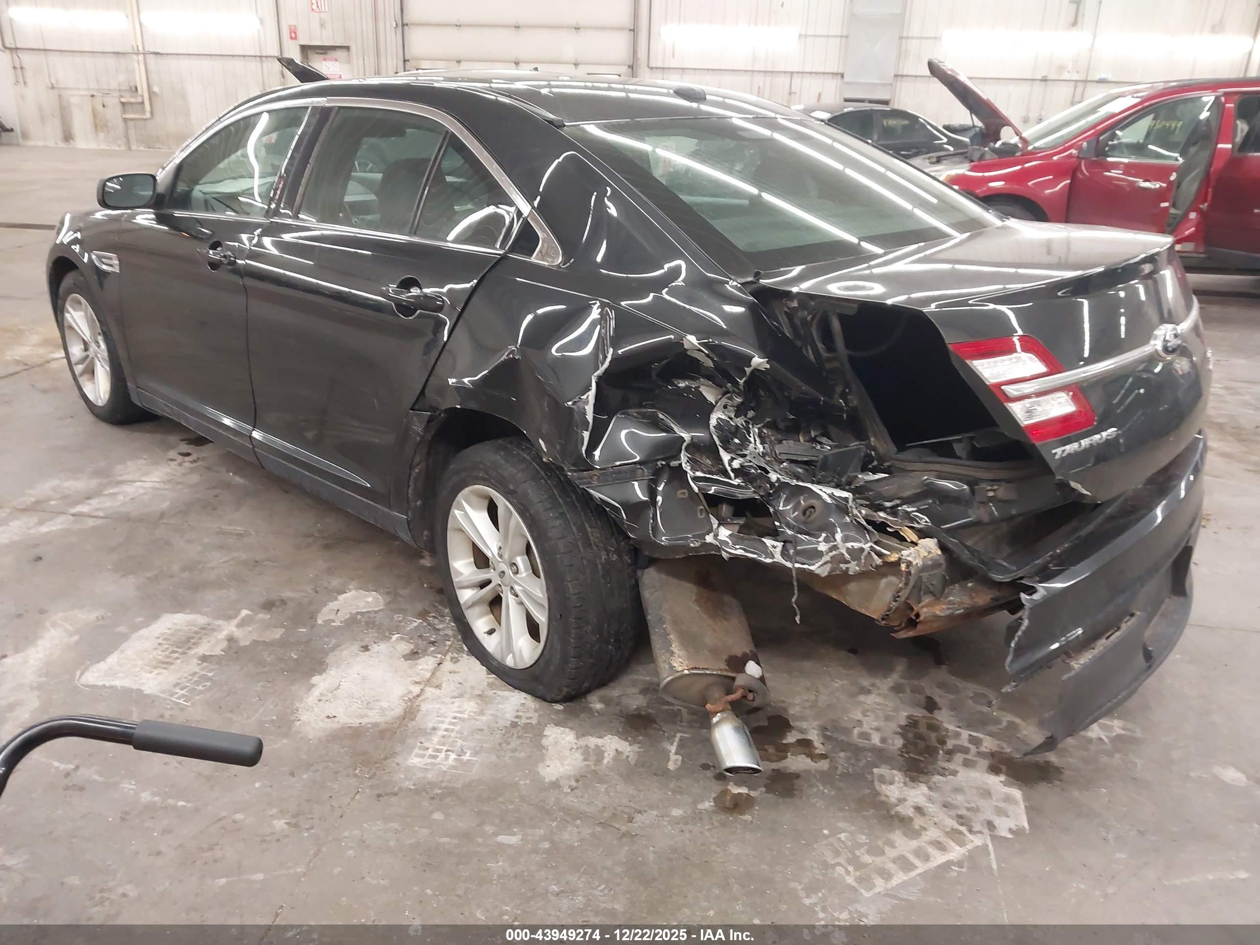 FORD TAURUS image 3