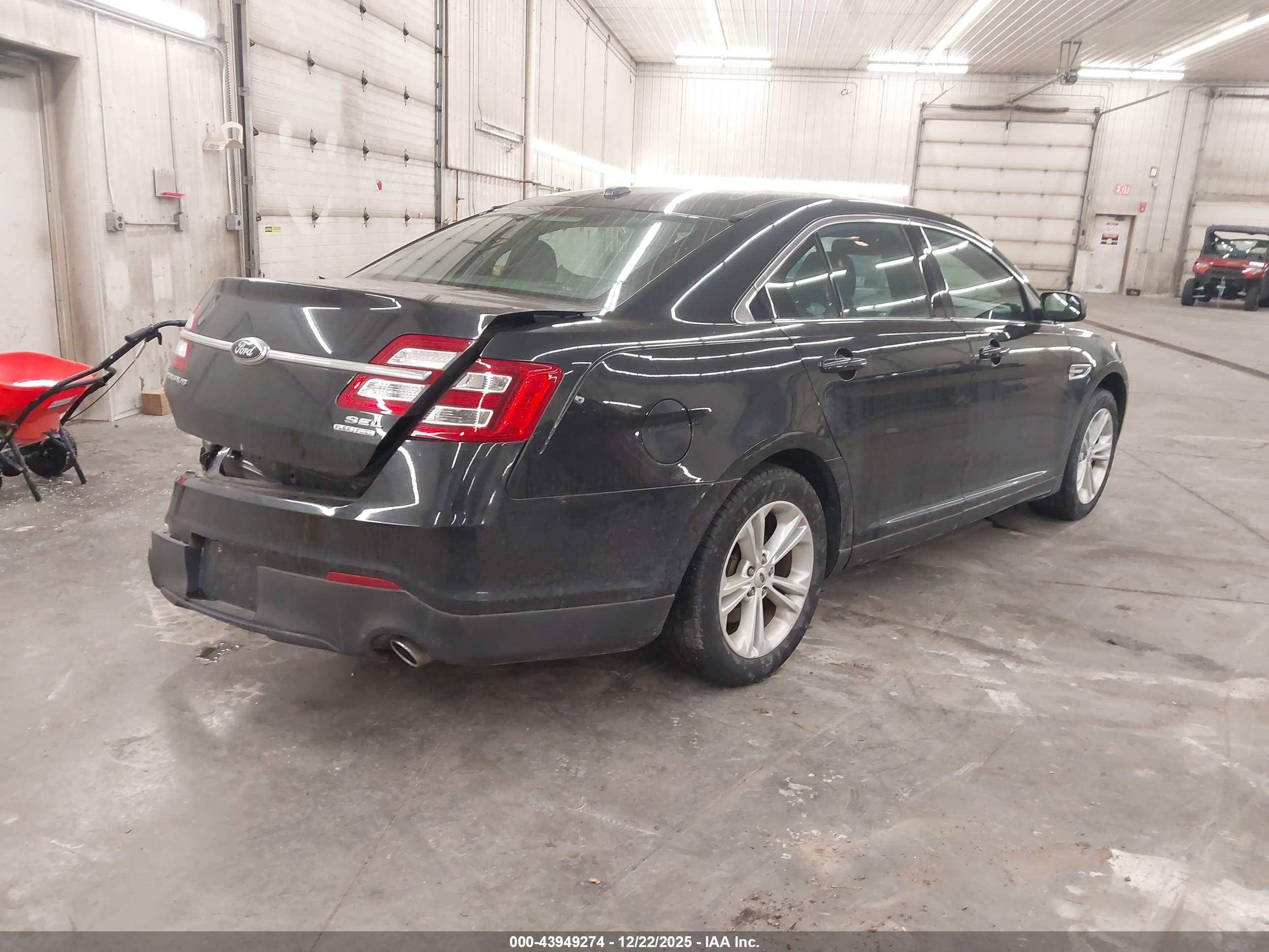 FORD TAURUS image 4