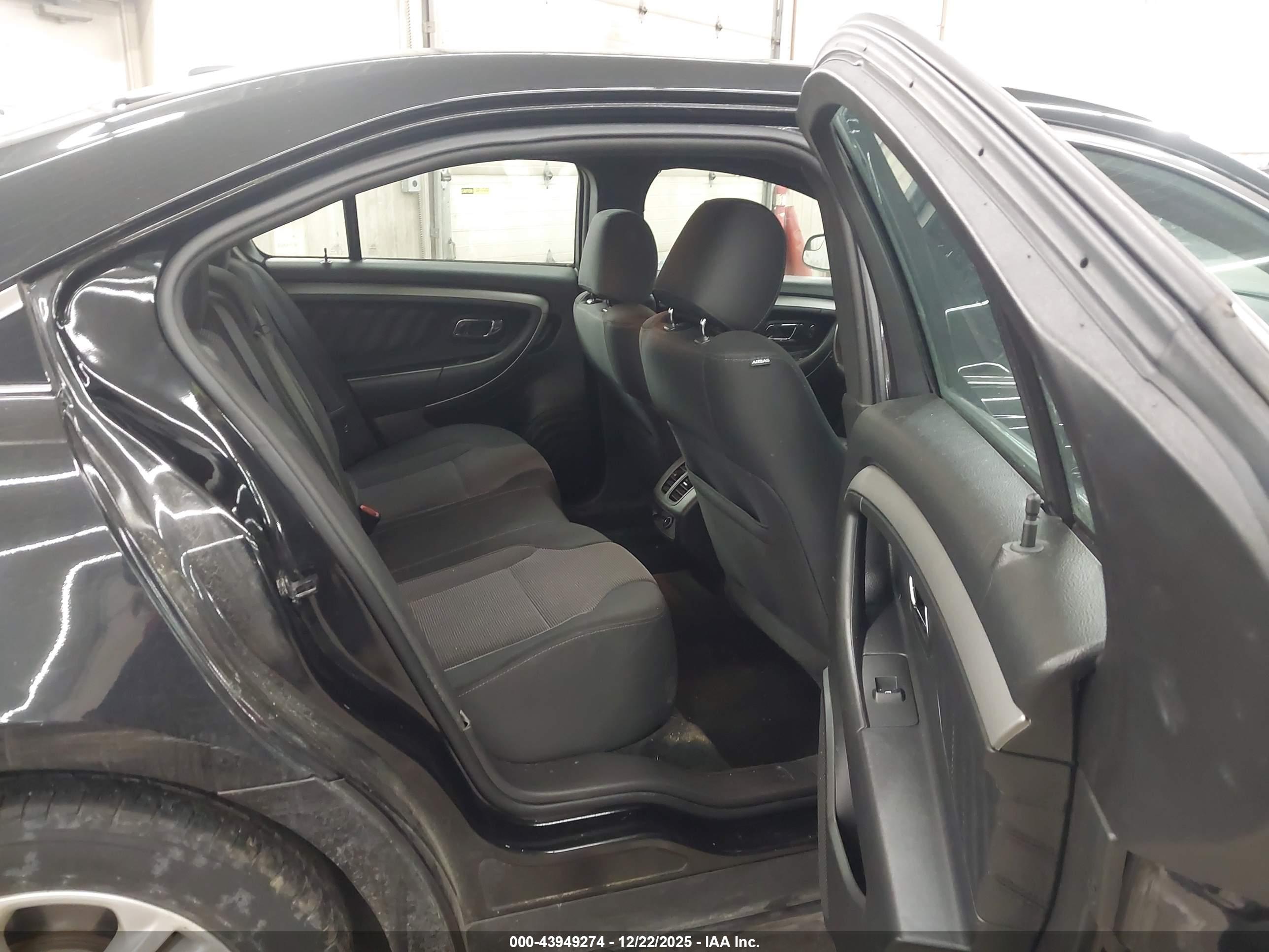 FORD TAURUS image 8