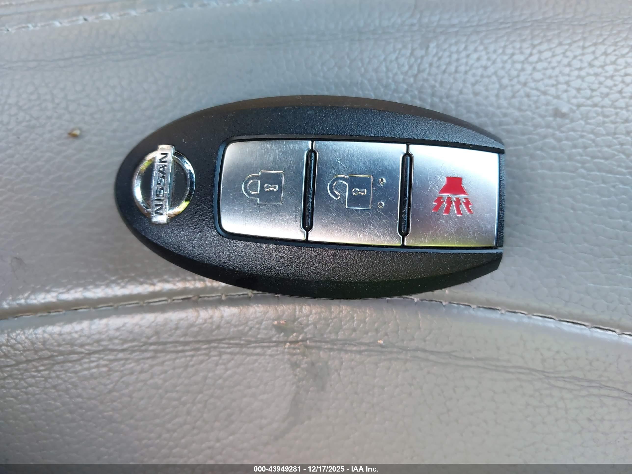 NISSAN ROGUE image 11