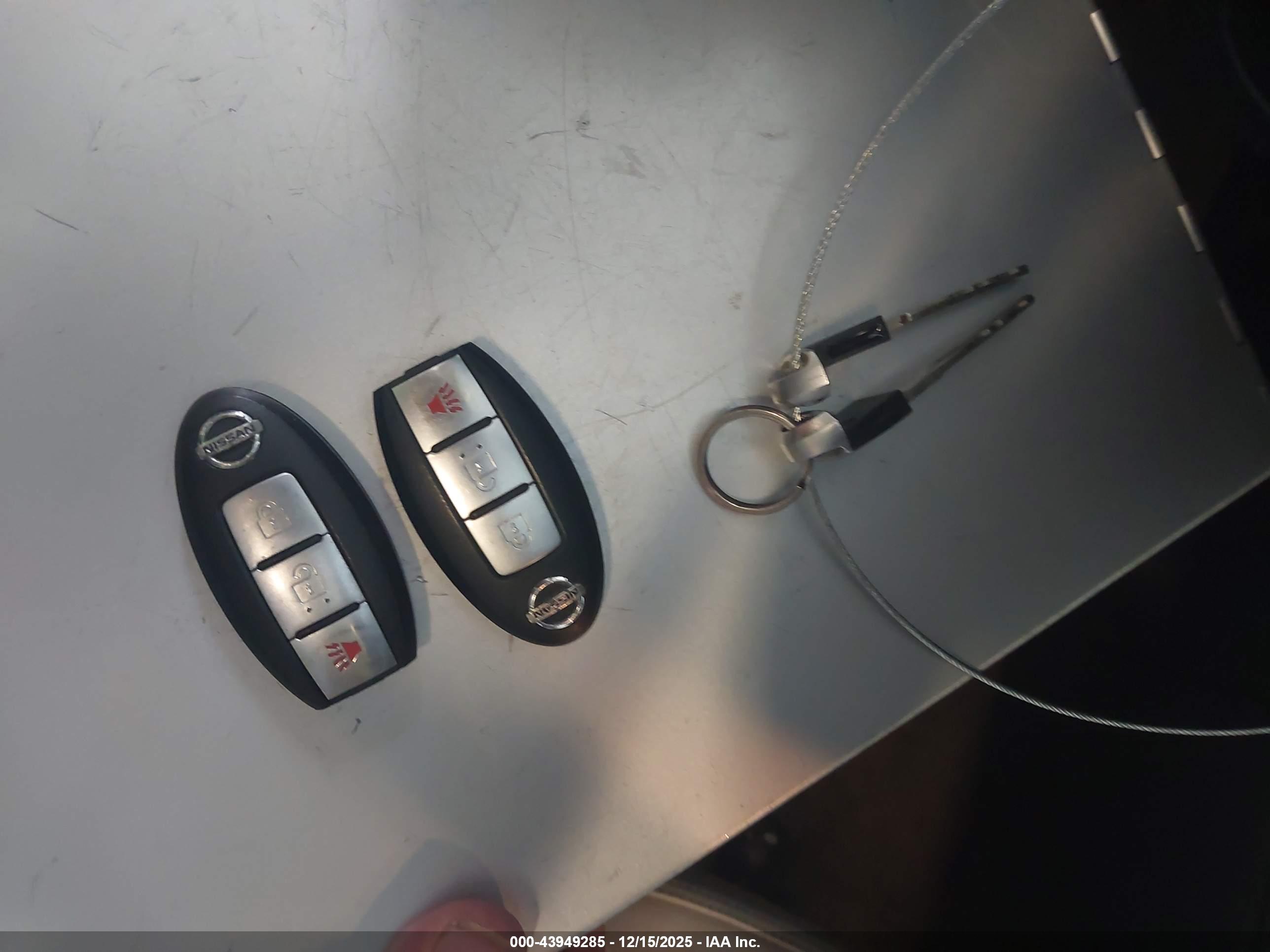 NISSAN ROGUE image 11