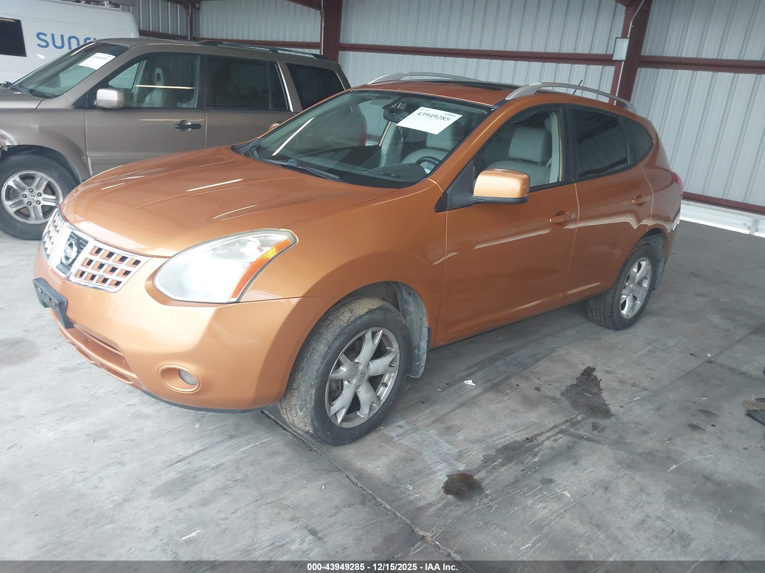 NISSAN ROGUE image 2