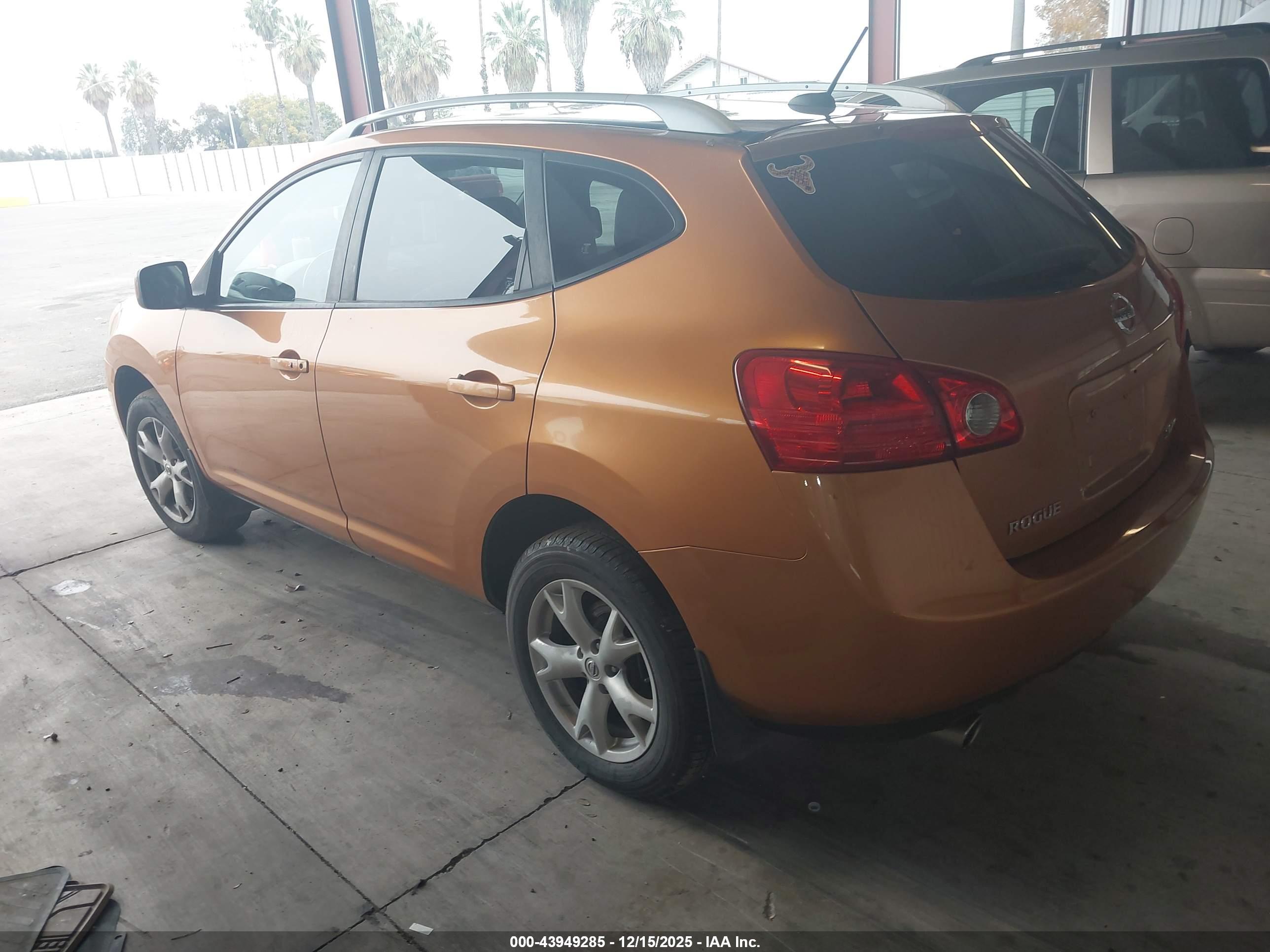 NISSAN ROGUE image 3