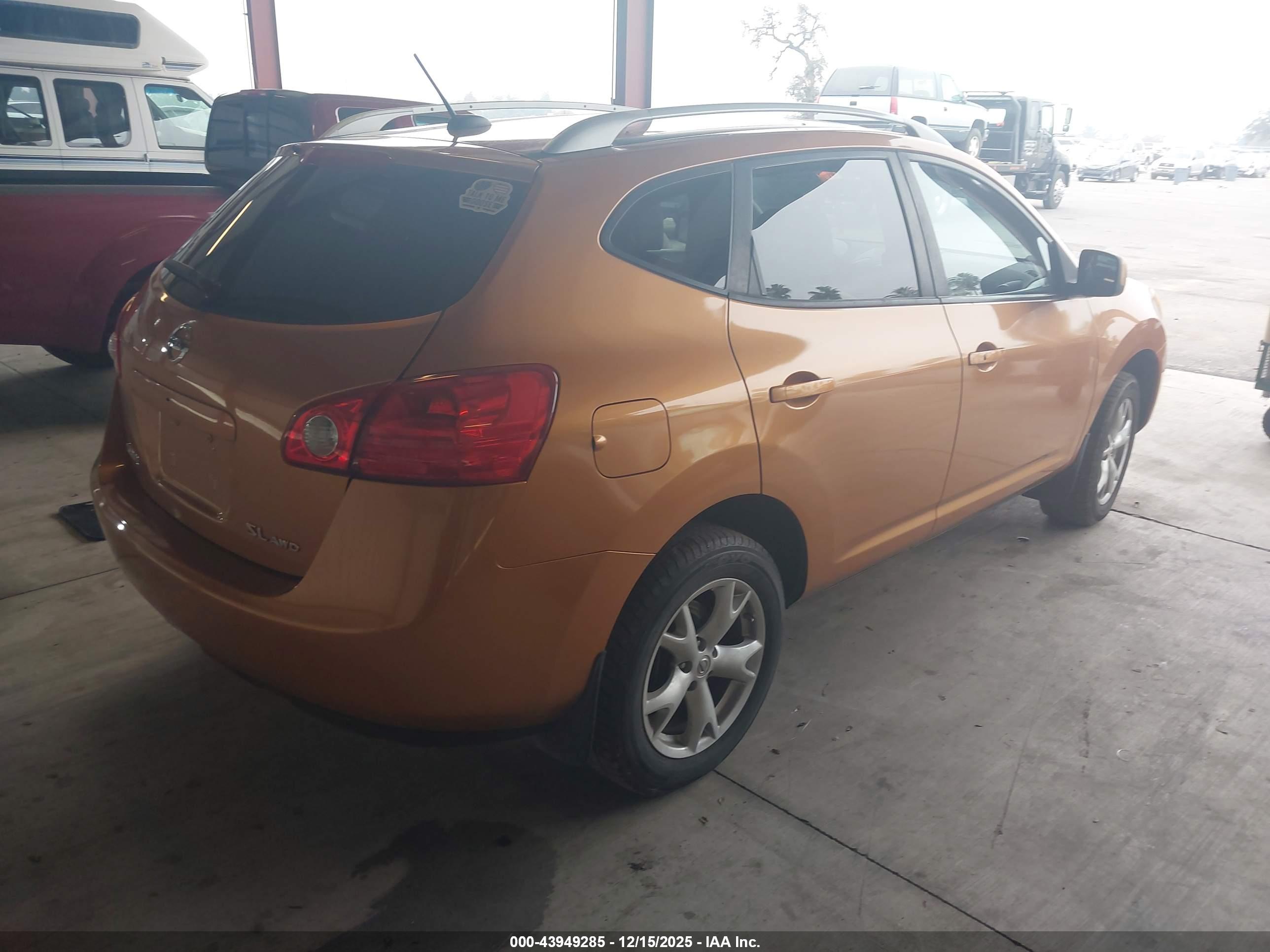 NISSAN ROGUE image 4