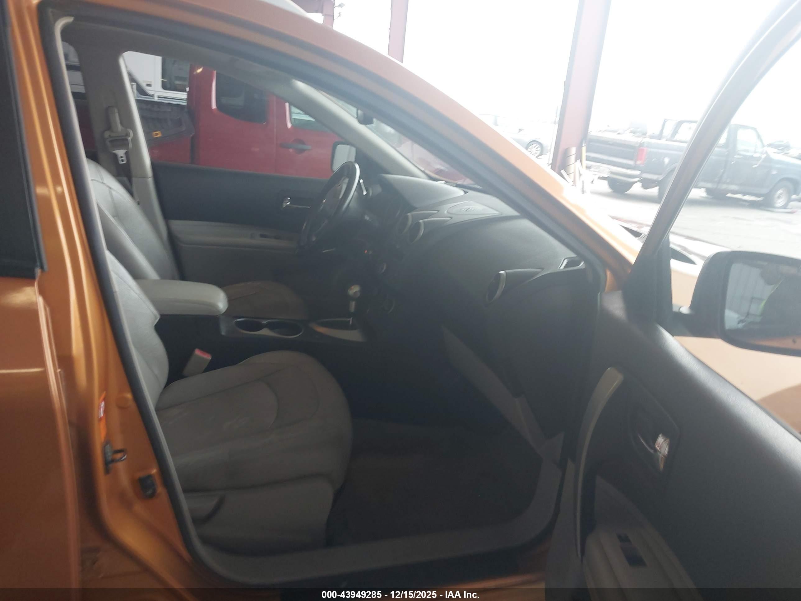NISSAN ROGUE image 5
