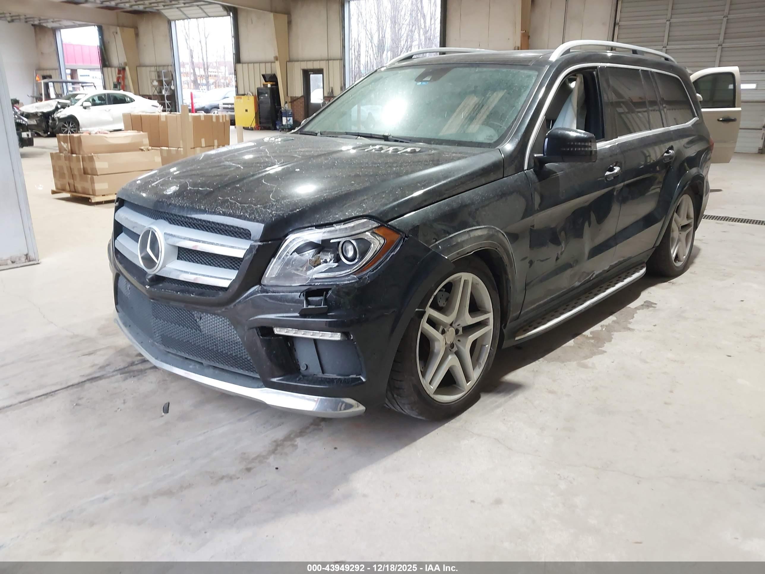MERCEDES-BENZ GL image 2