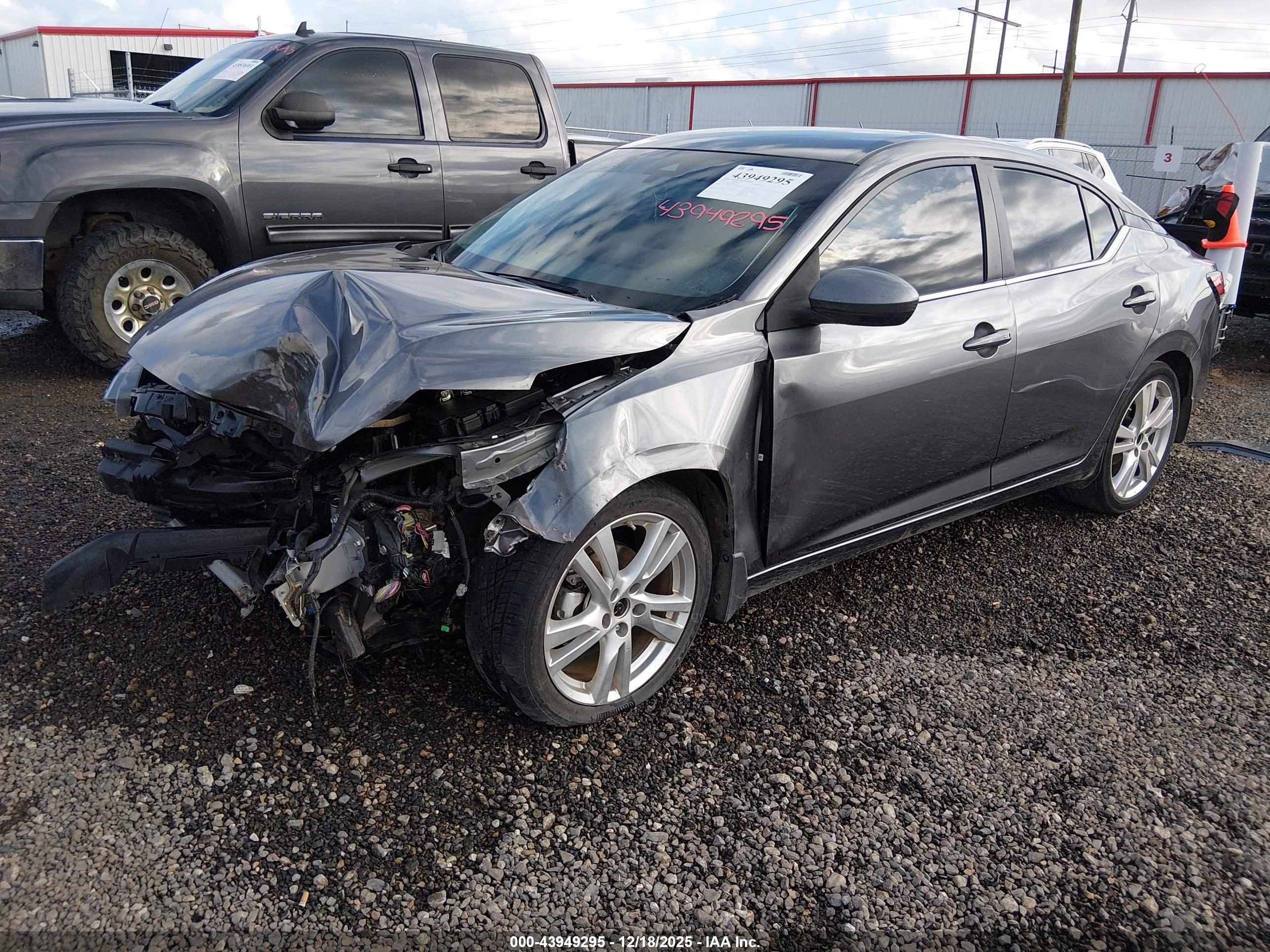 NISSAN SENTRA image 2