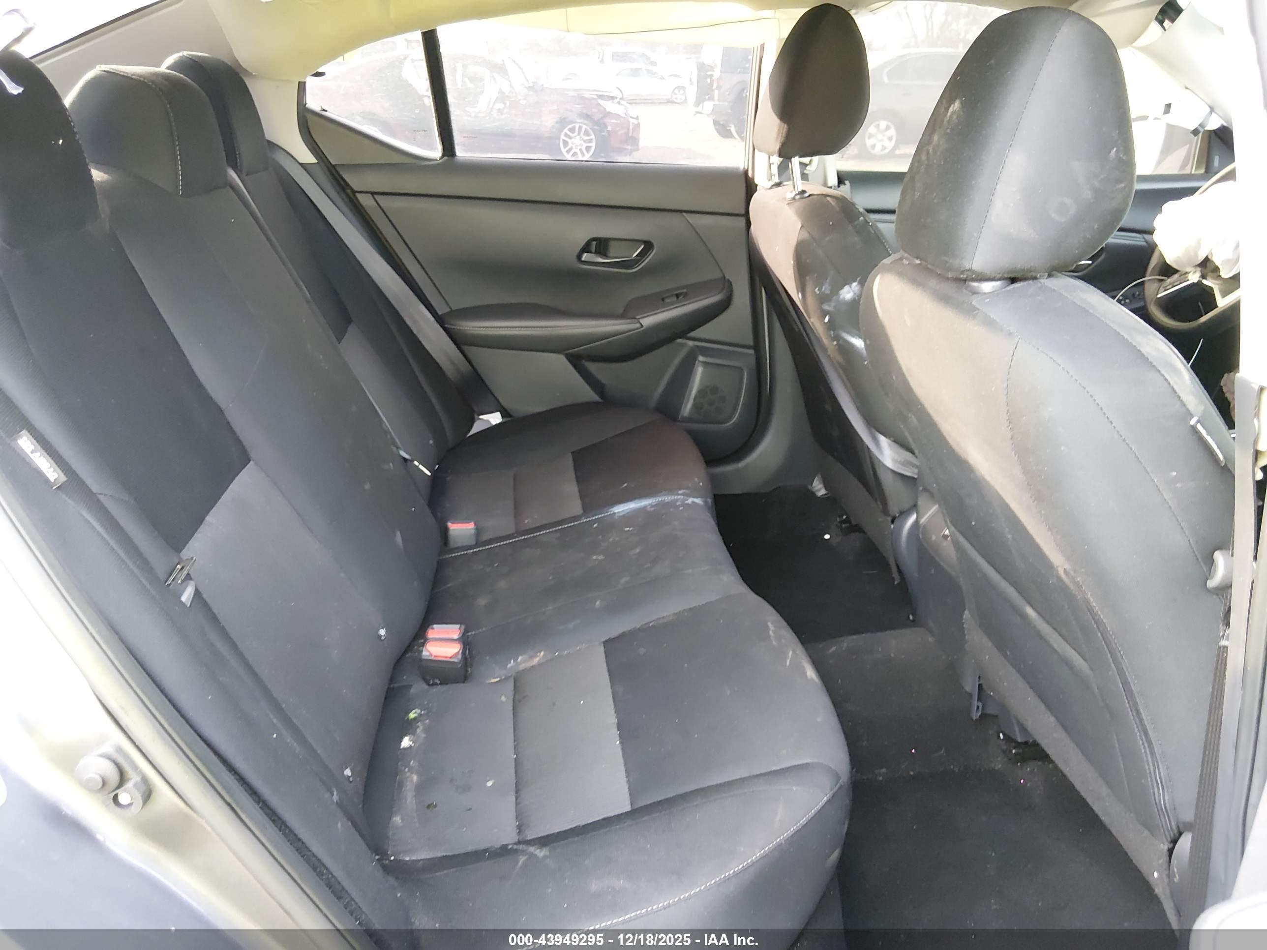 NISSAN SENTRA image 8