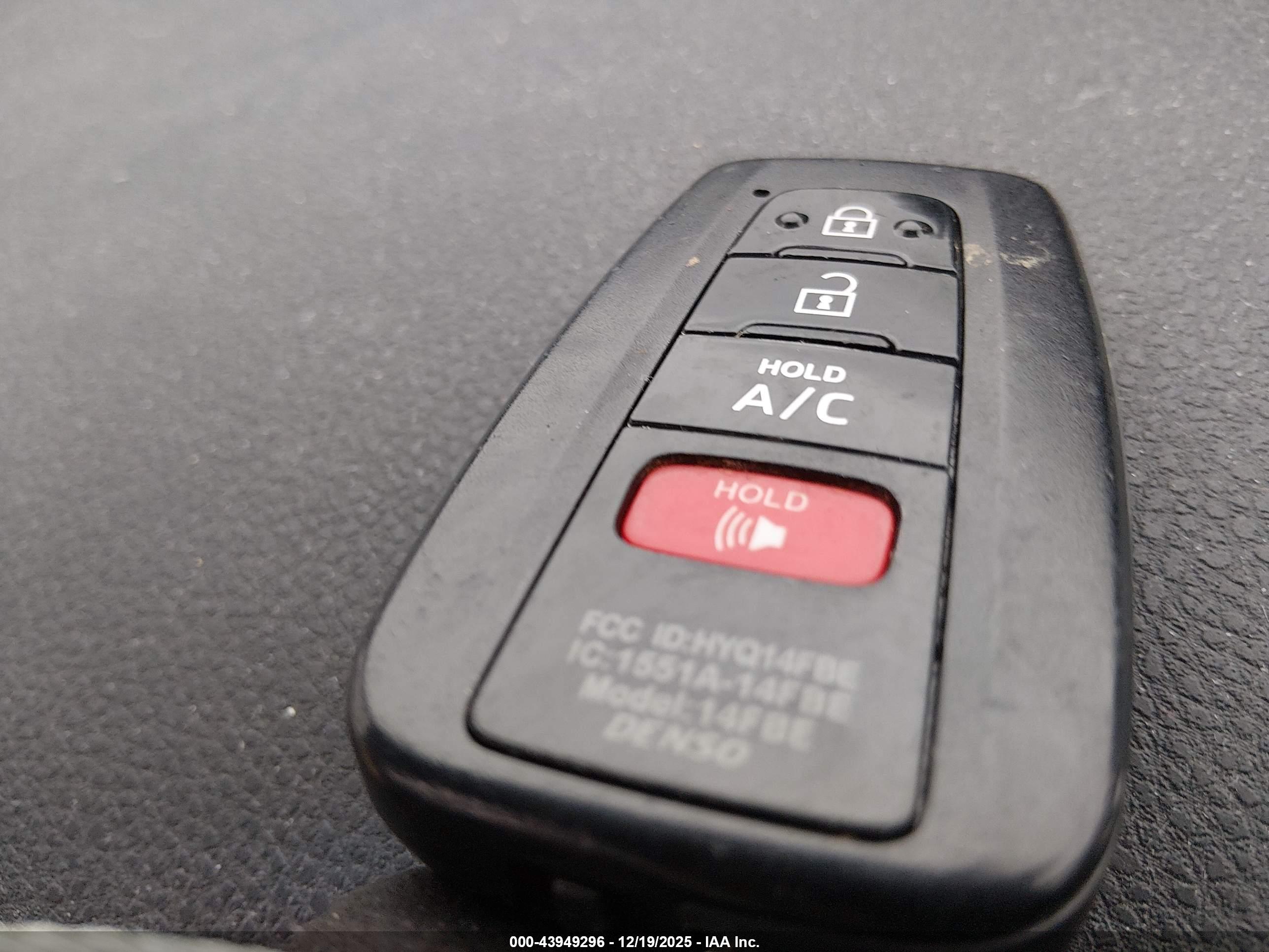 TOYOTA PRIUS image 11