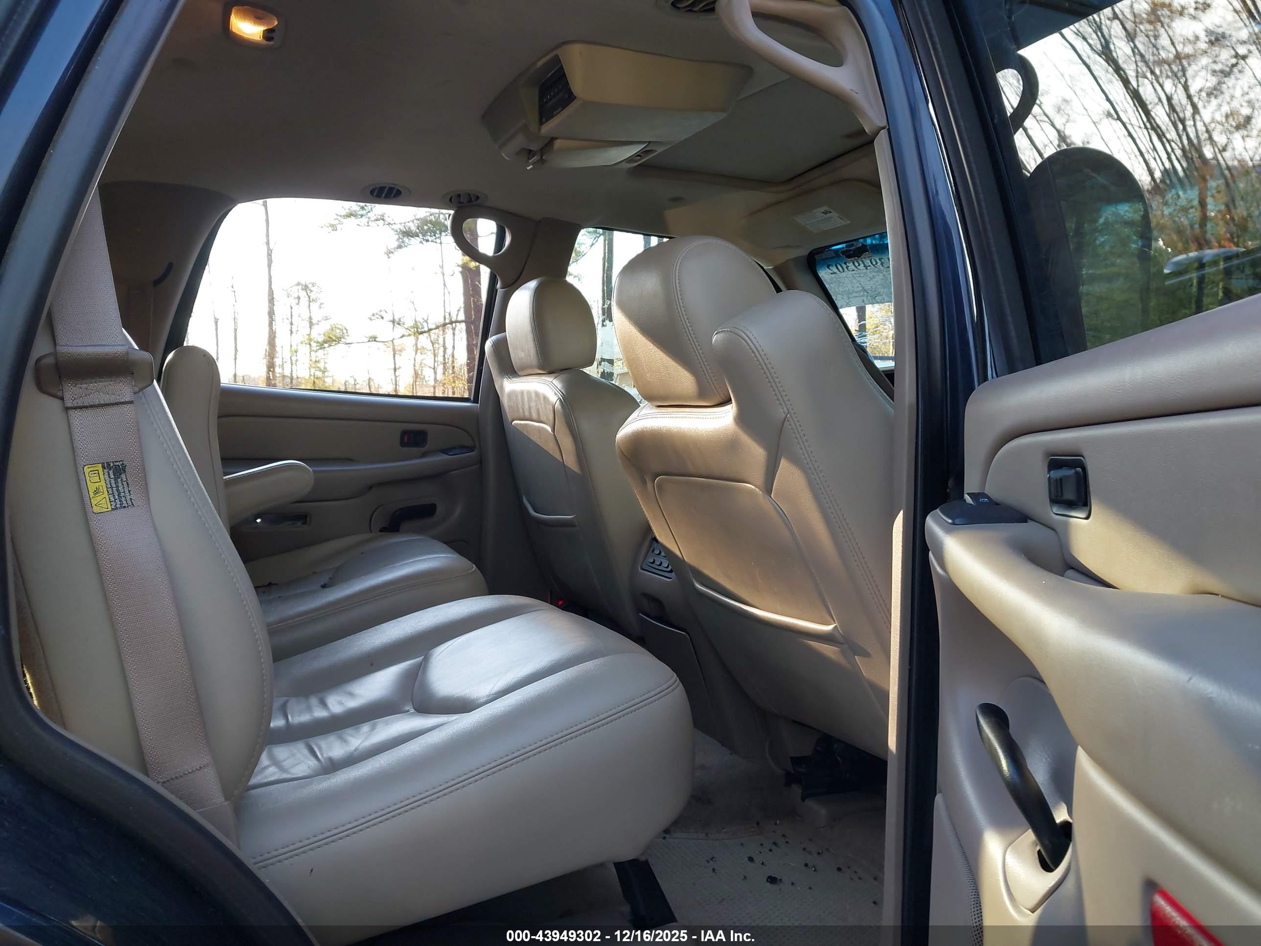 GMC YUKON image 8