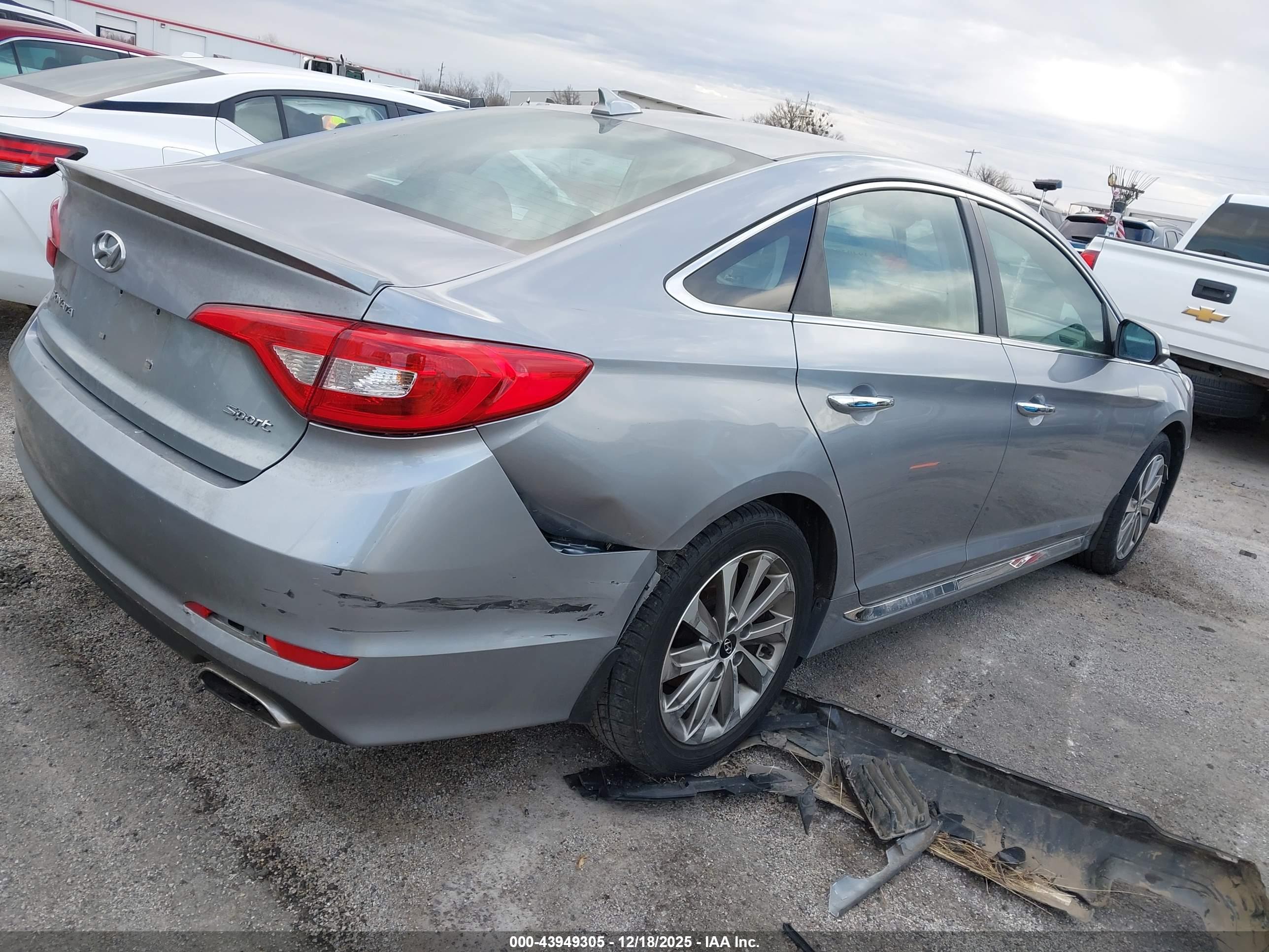 HYUNDAI SONATA image 4