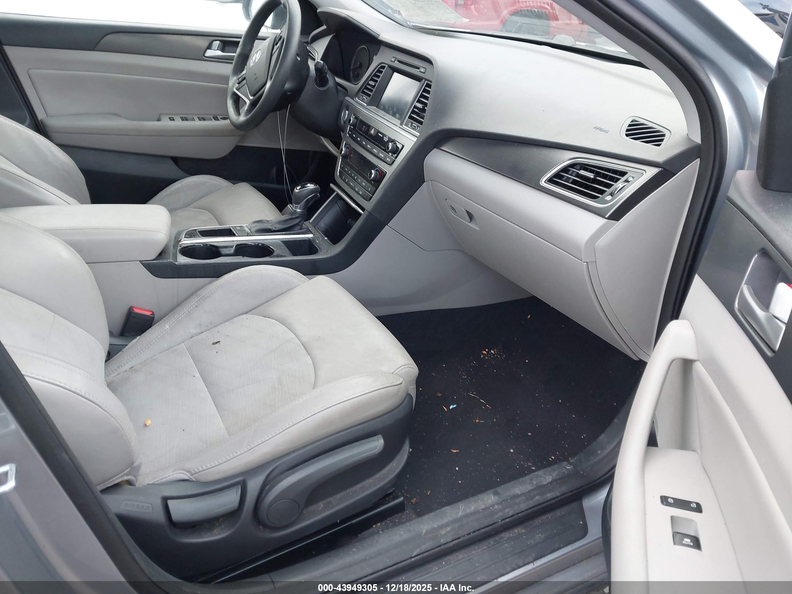 HYUNDAI SONATA image 5