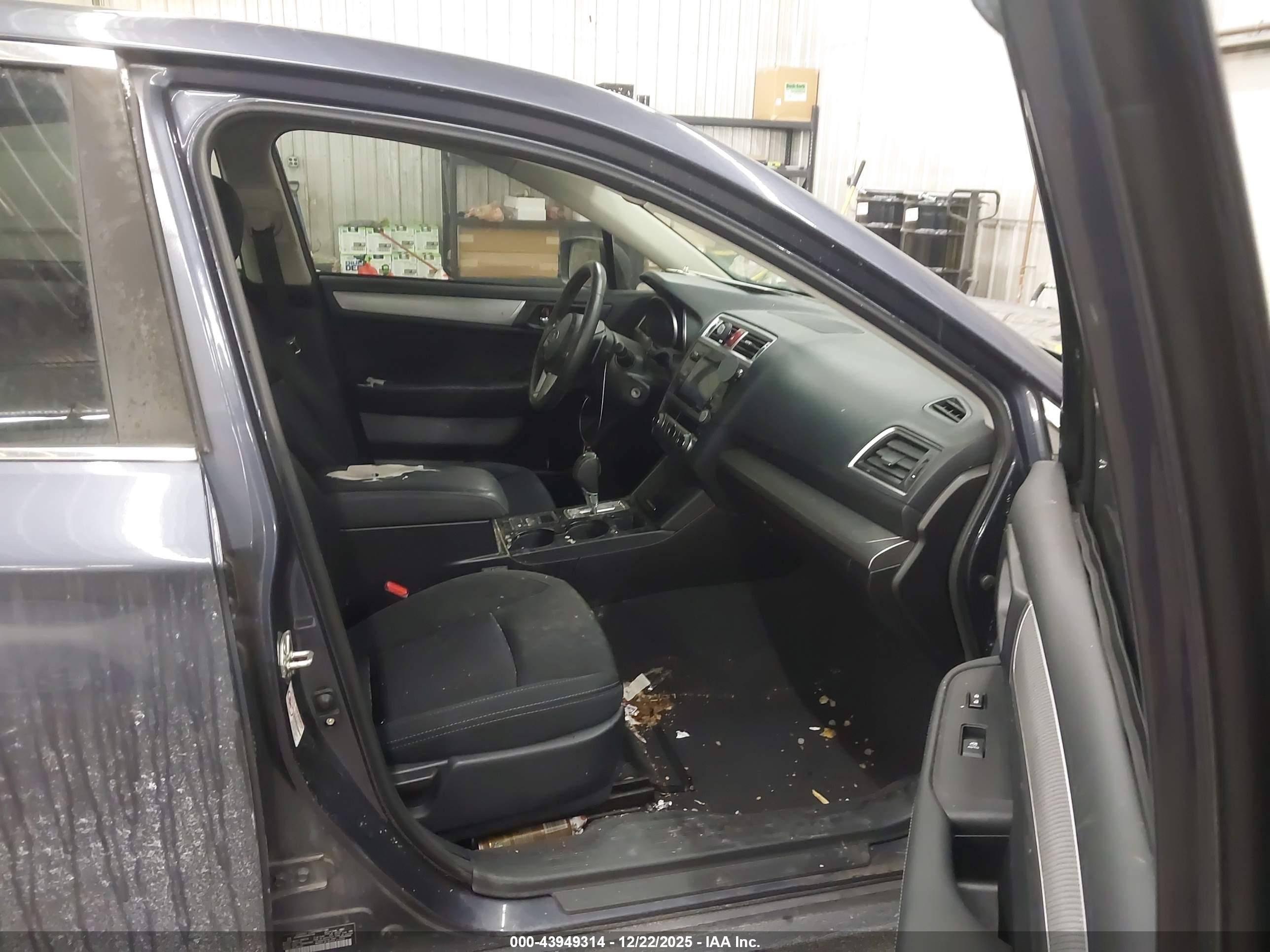 SUBARU LEGACY image 5