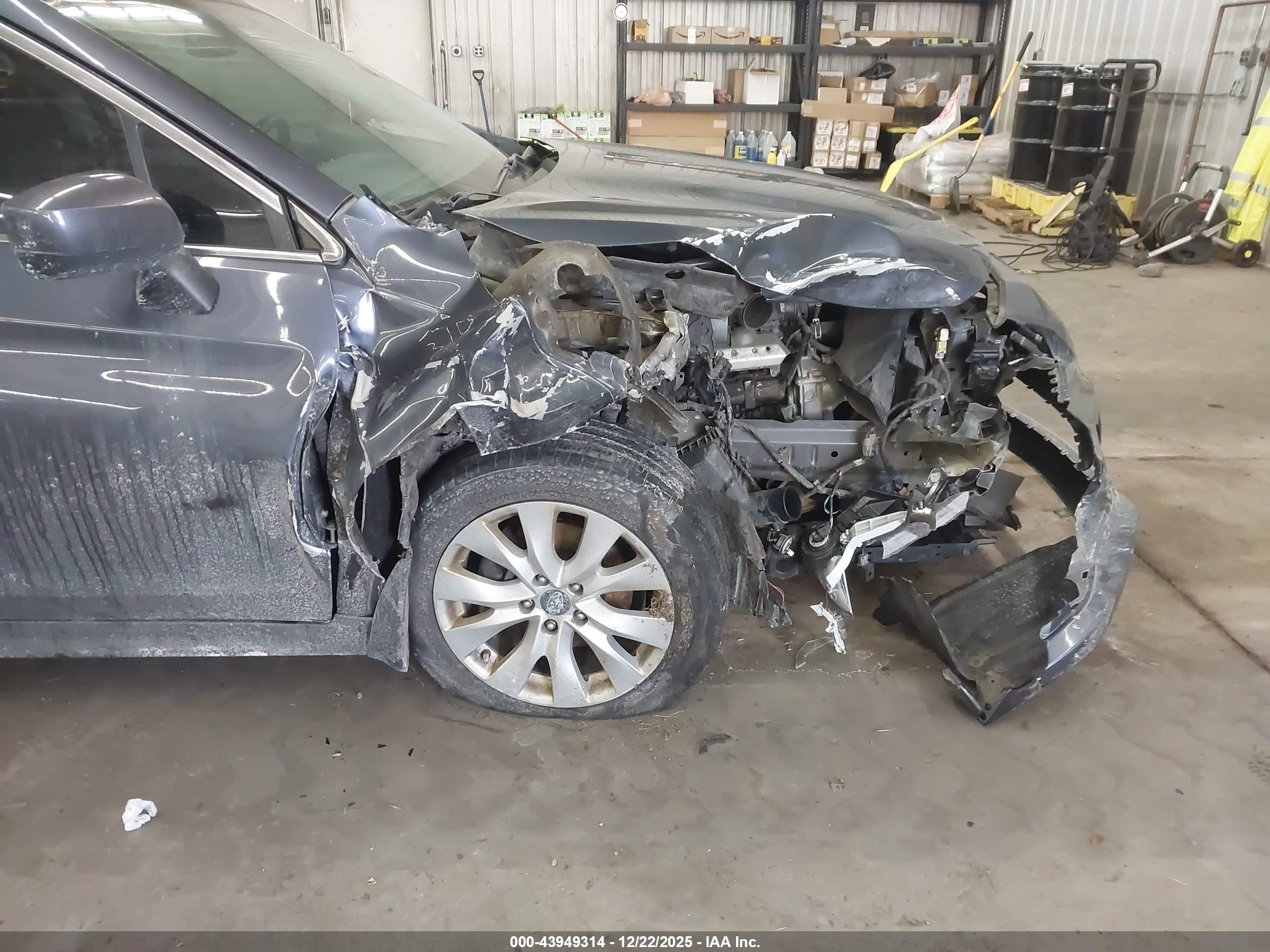 SUBARU LEGACY image 6