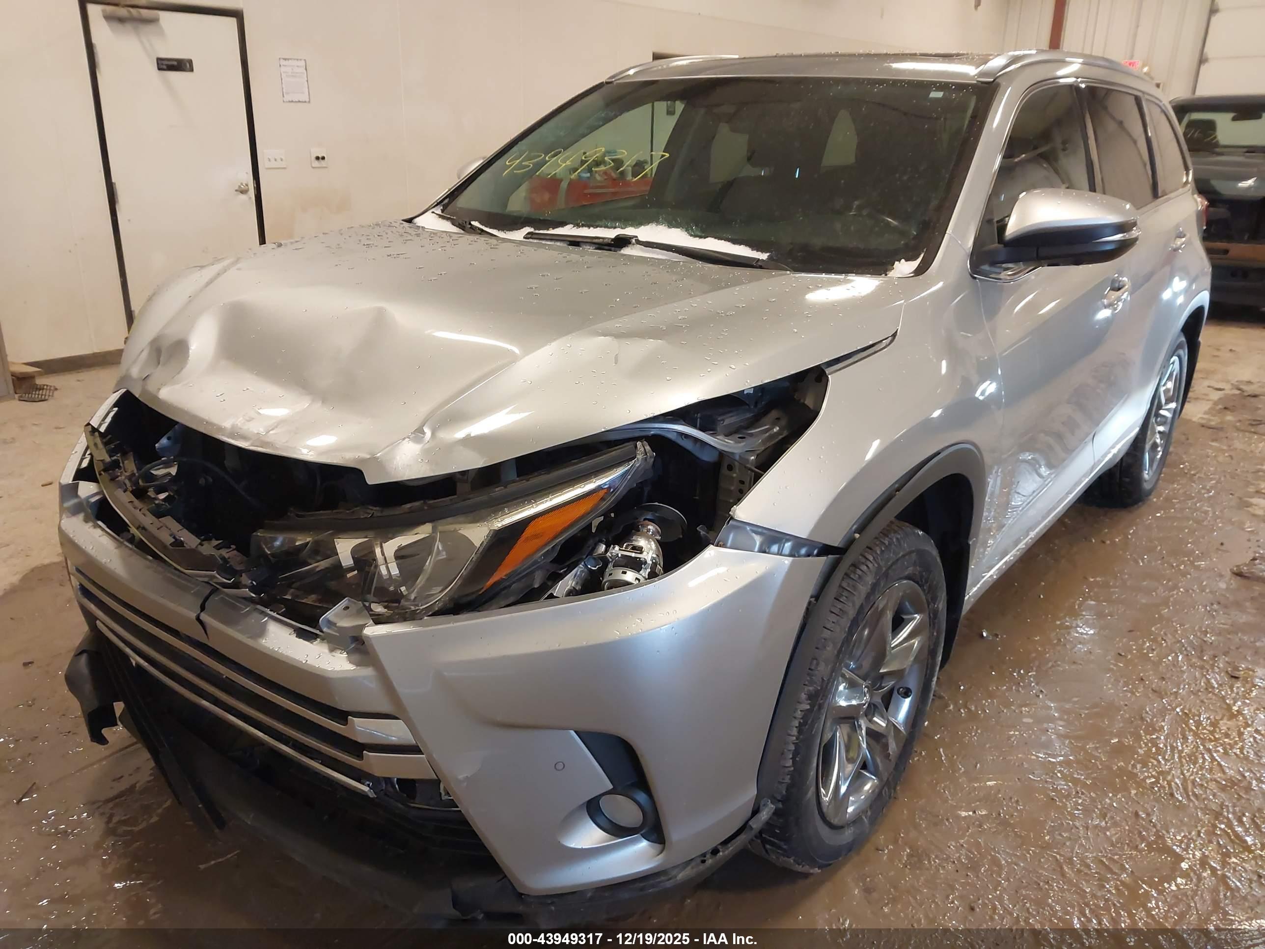 TOYOTA HIGHLANDER image 2