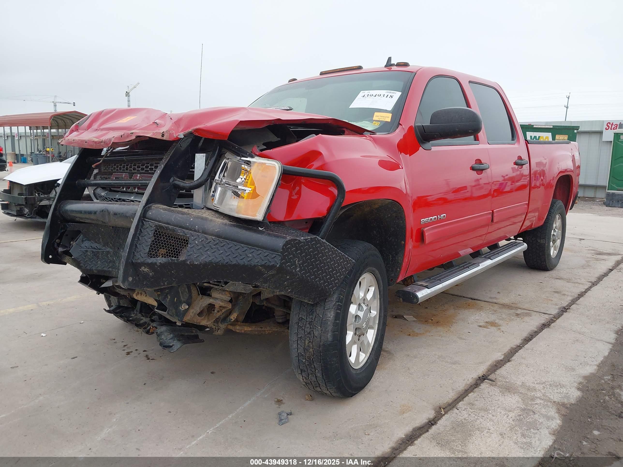 GMC SIERRA image 2