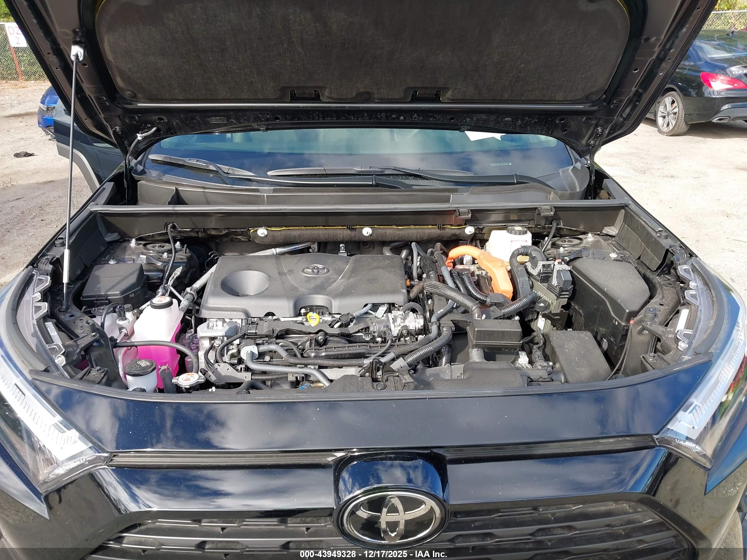 TOYOTA RAV4 image 10