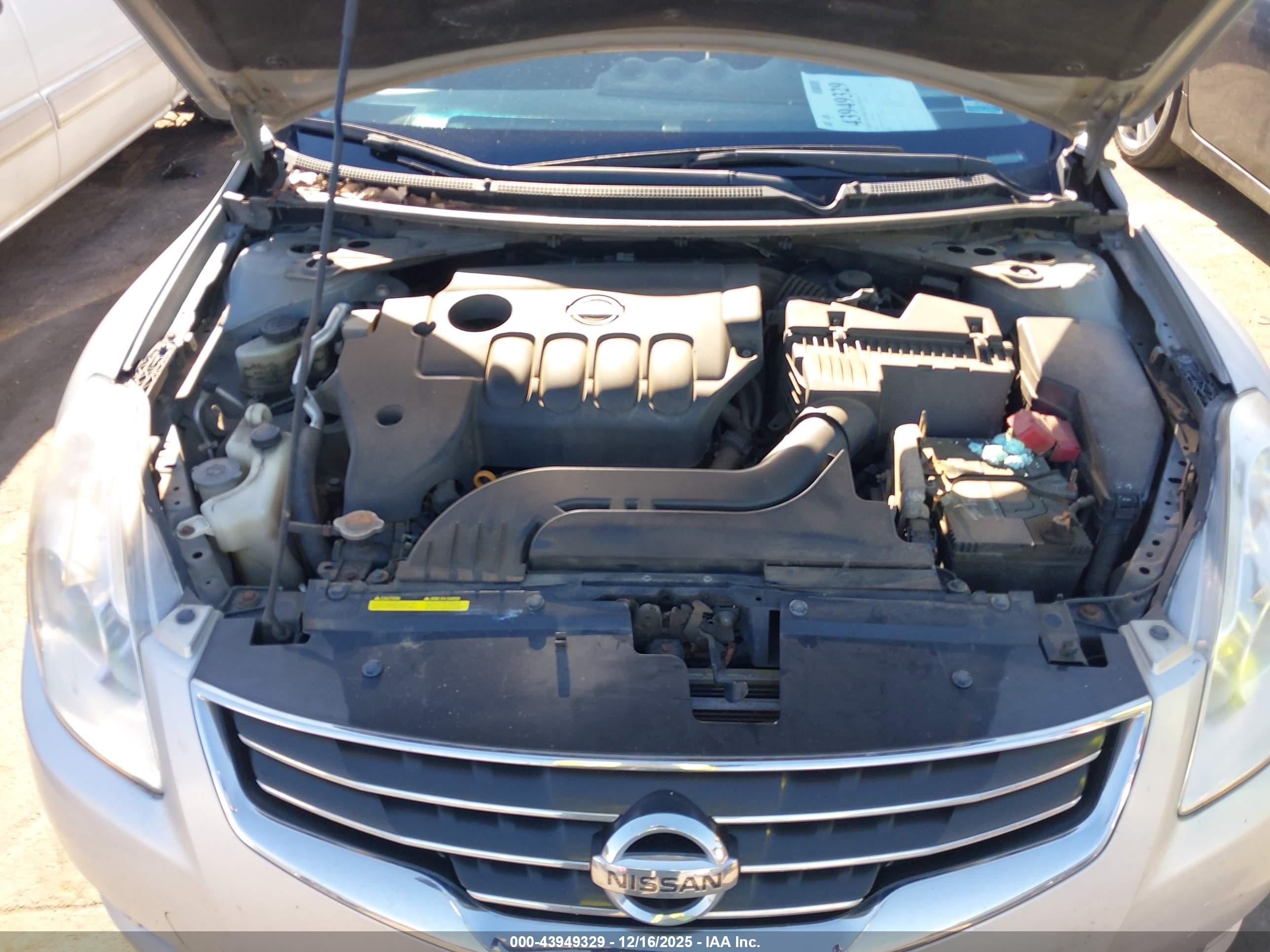 NISSAN ALTIMA image 10