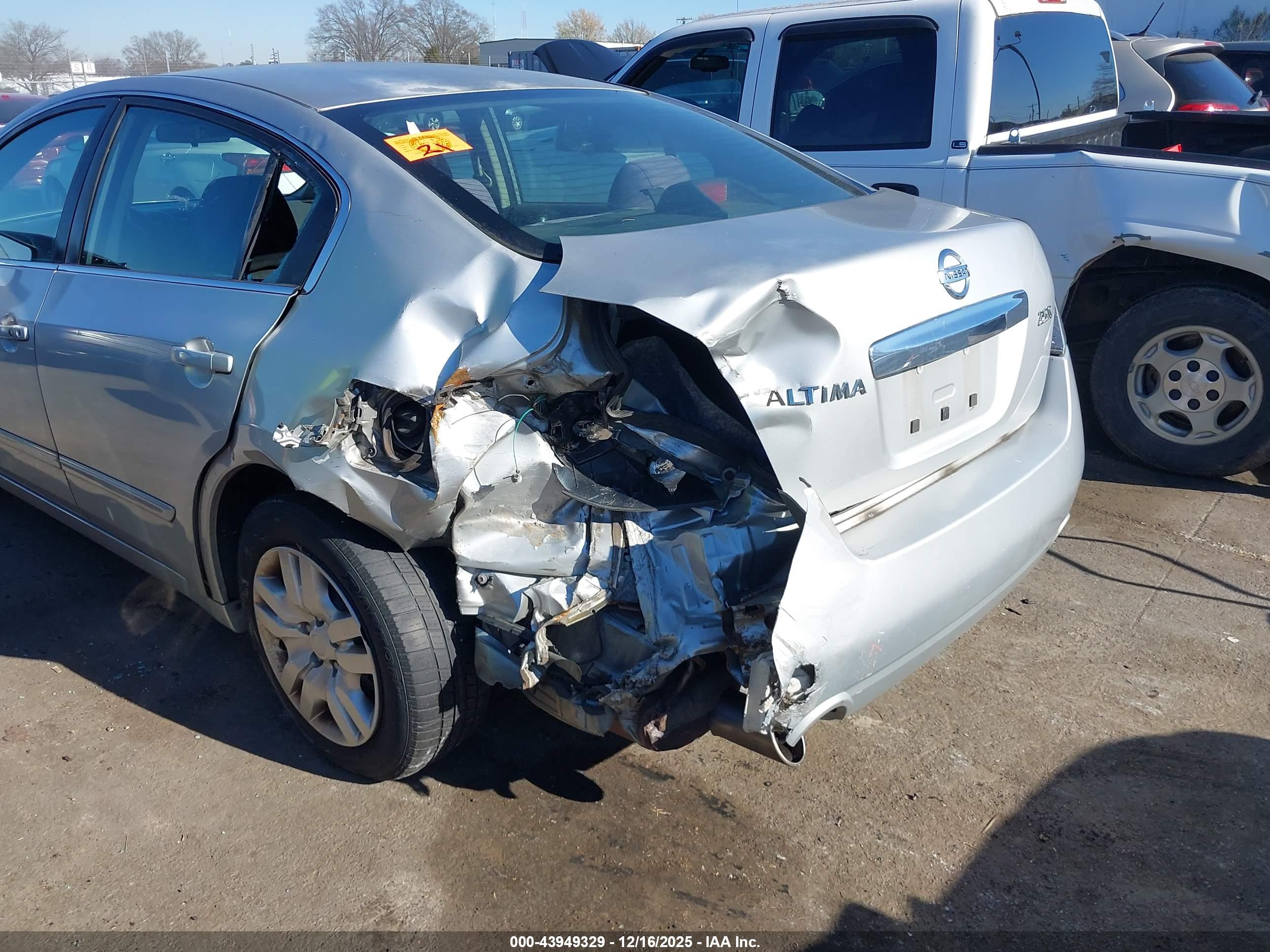 NISSAN ALTIMA image 6
