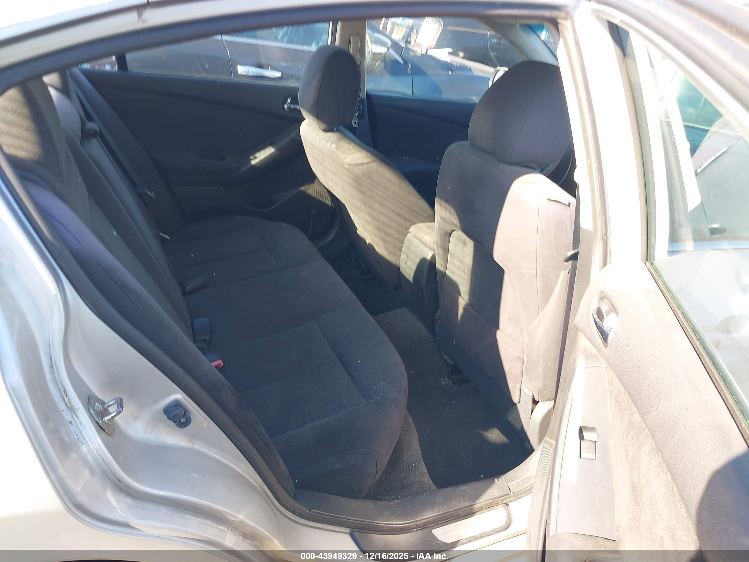NISSAN ALTIMA image 8