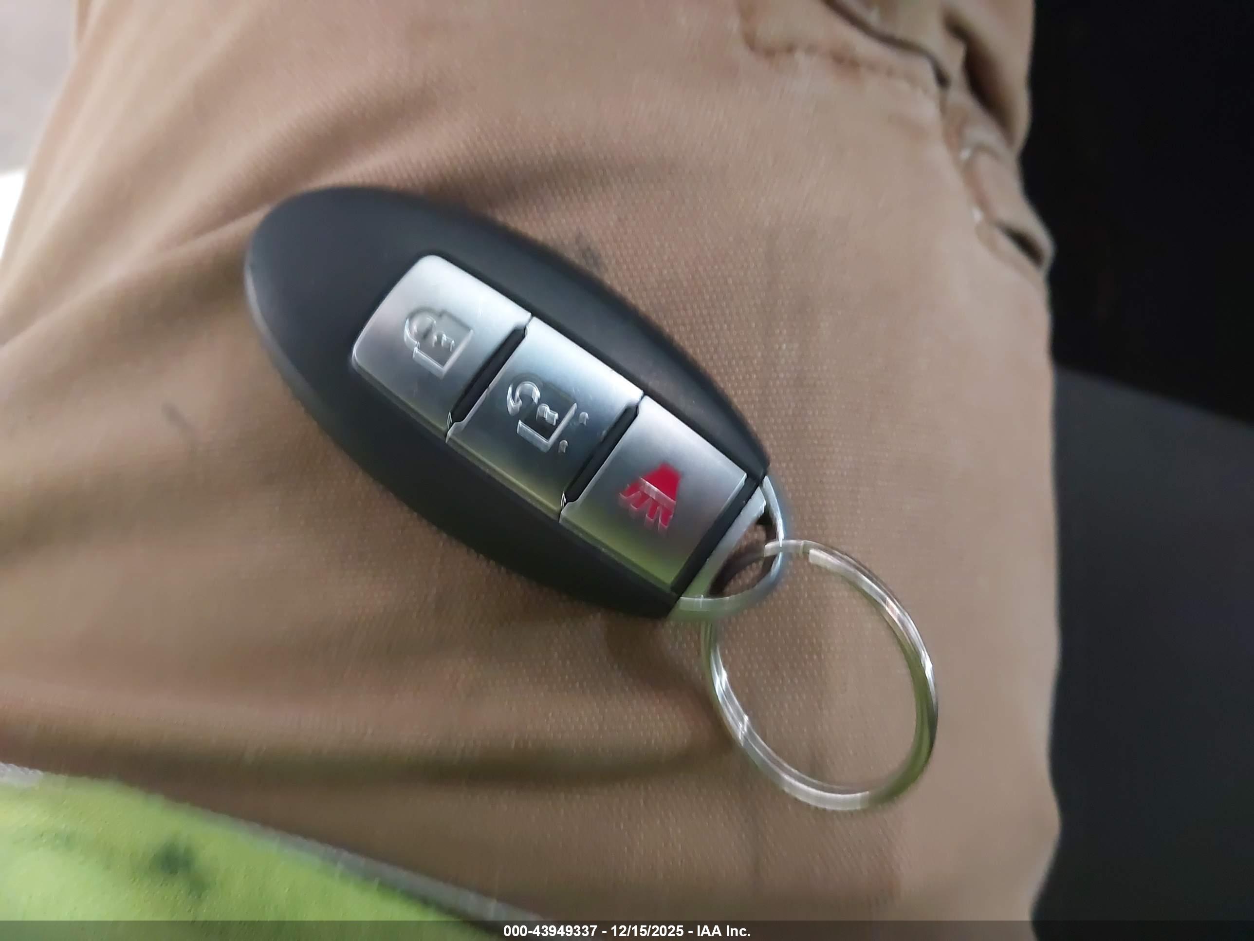 NISSAN MURANO image 11