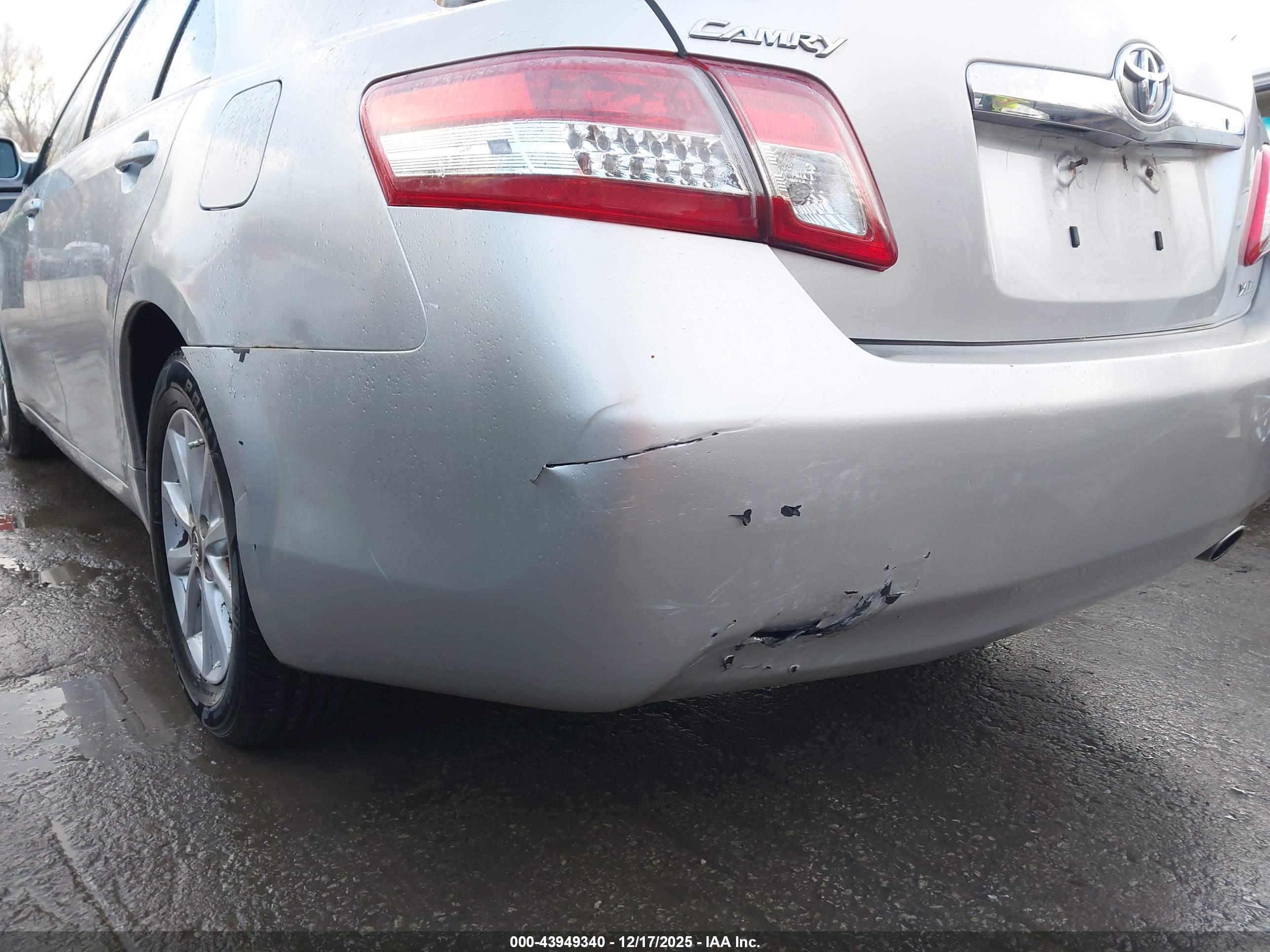 TOYOTA CAMRY image 6