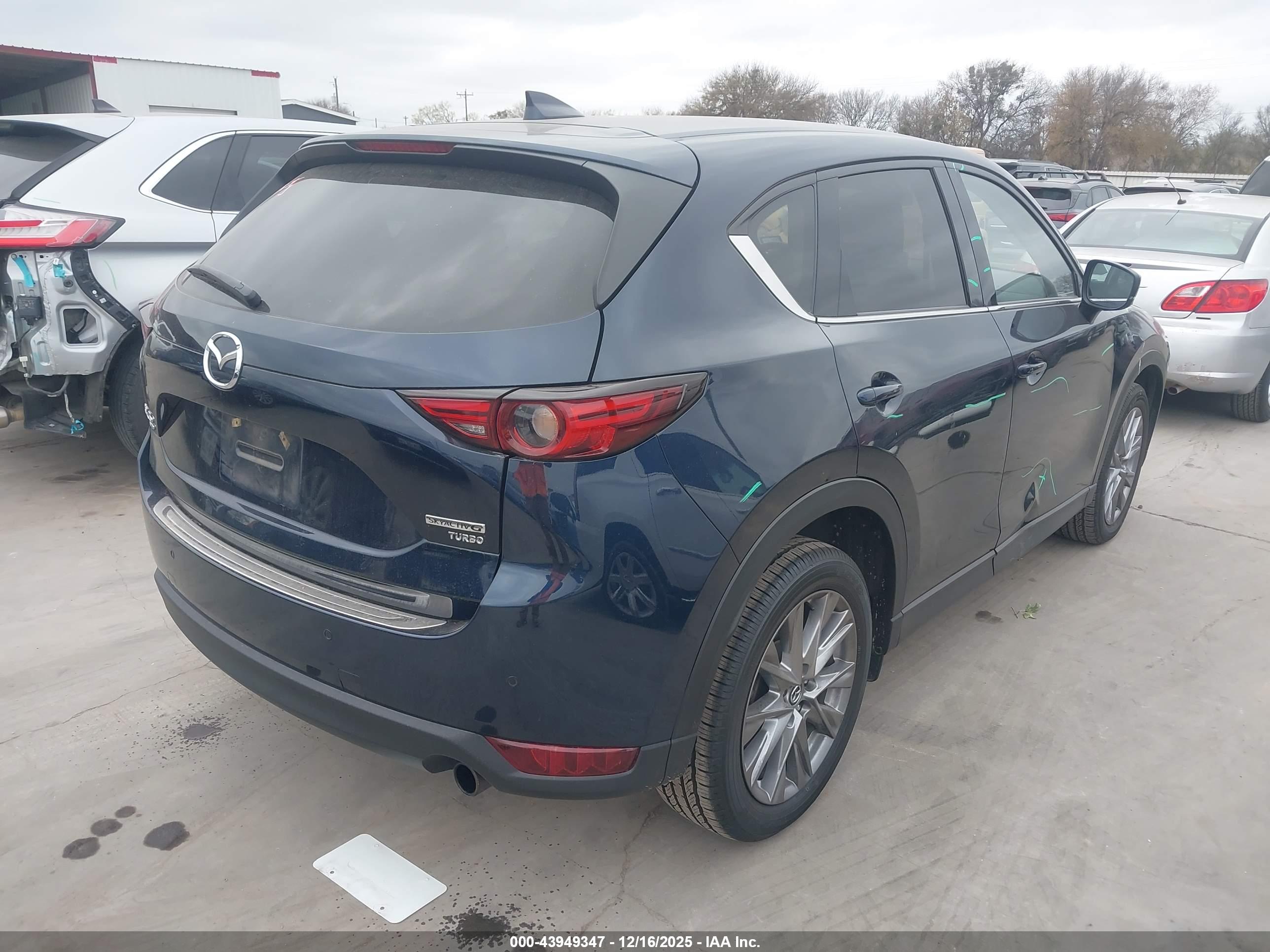 MAZDA CX-5 image 4