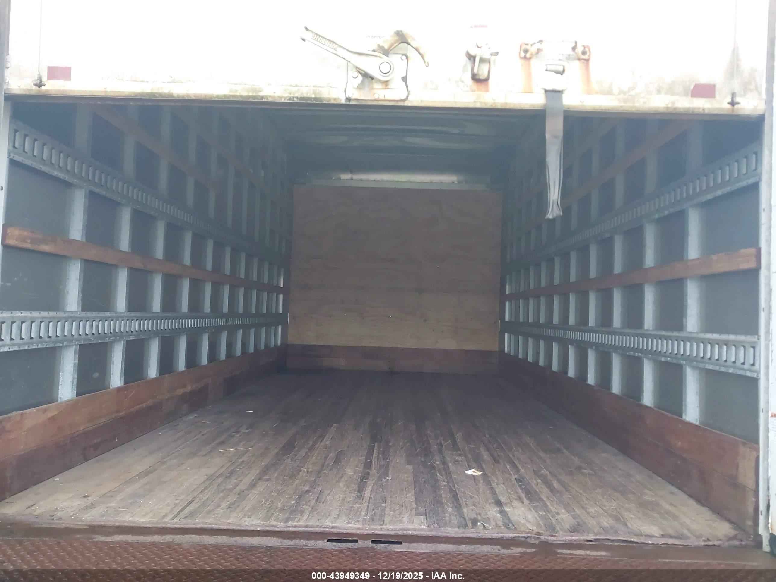 MITSUBISHI FUSO image 7