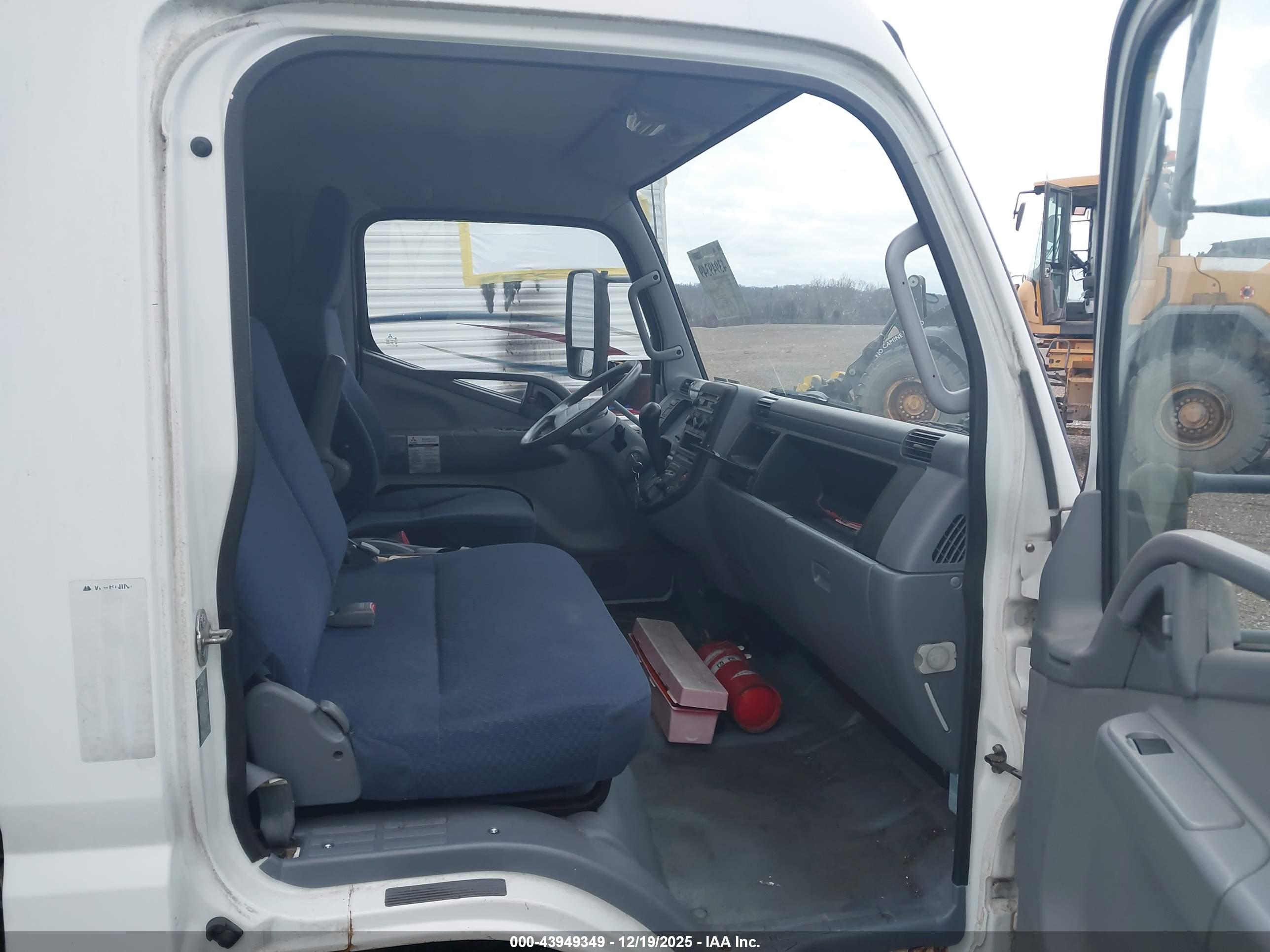 MITSUBISHI FUSO image 8