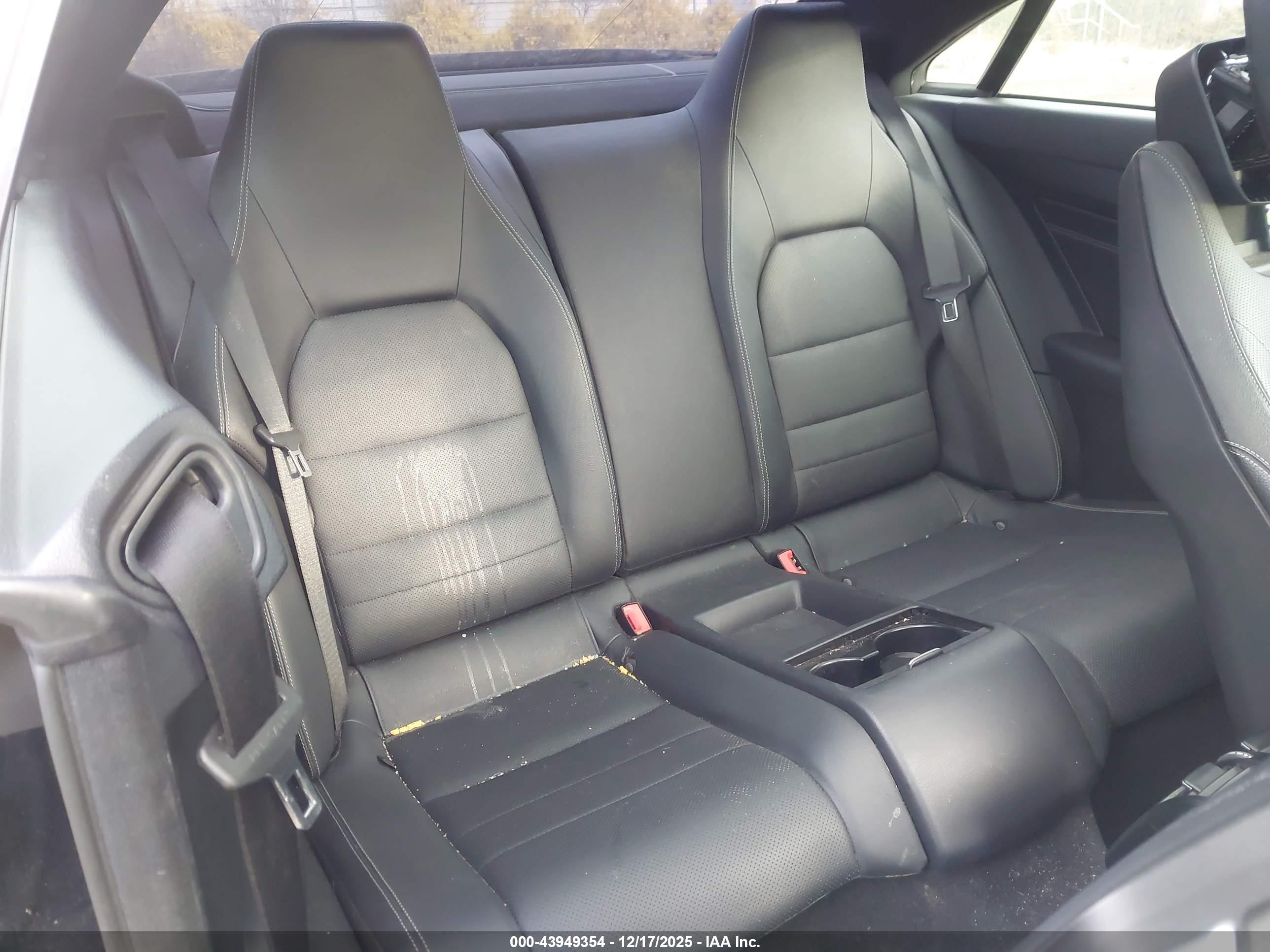 MERCEDES-BENZ E image 8