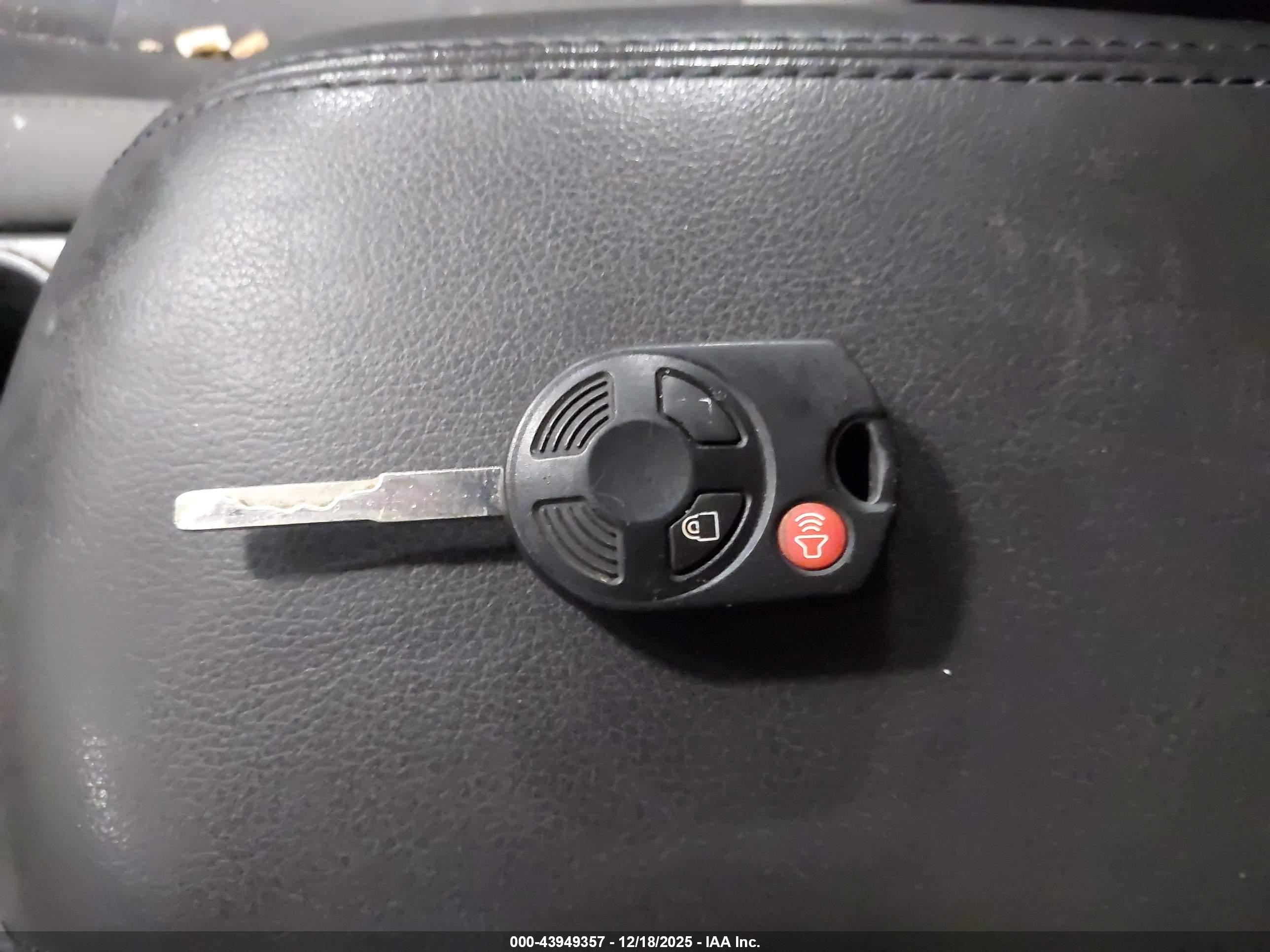 FORD ESCAPE image 11