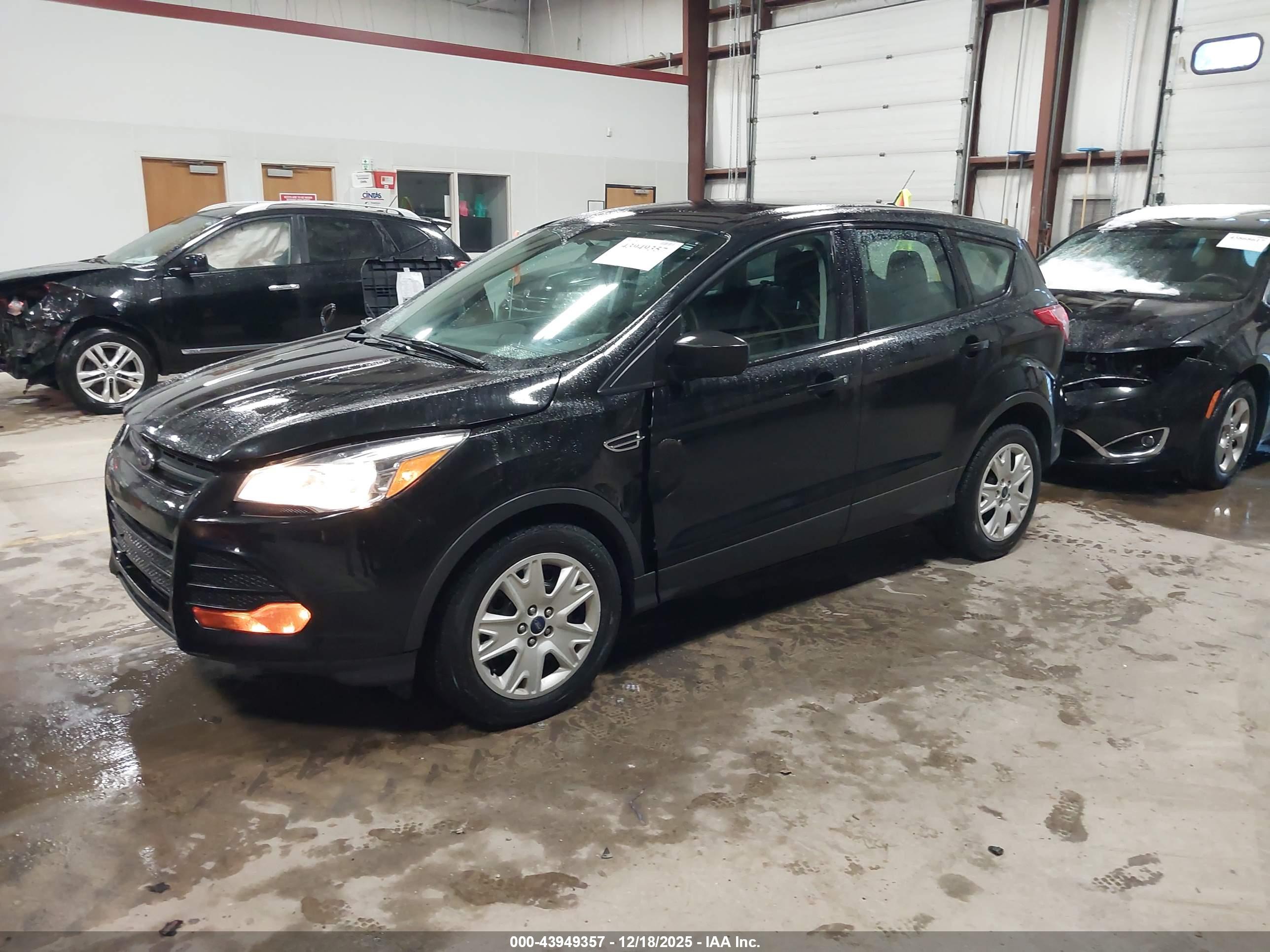 FORD ESCAPE image 2