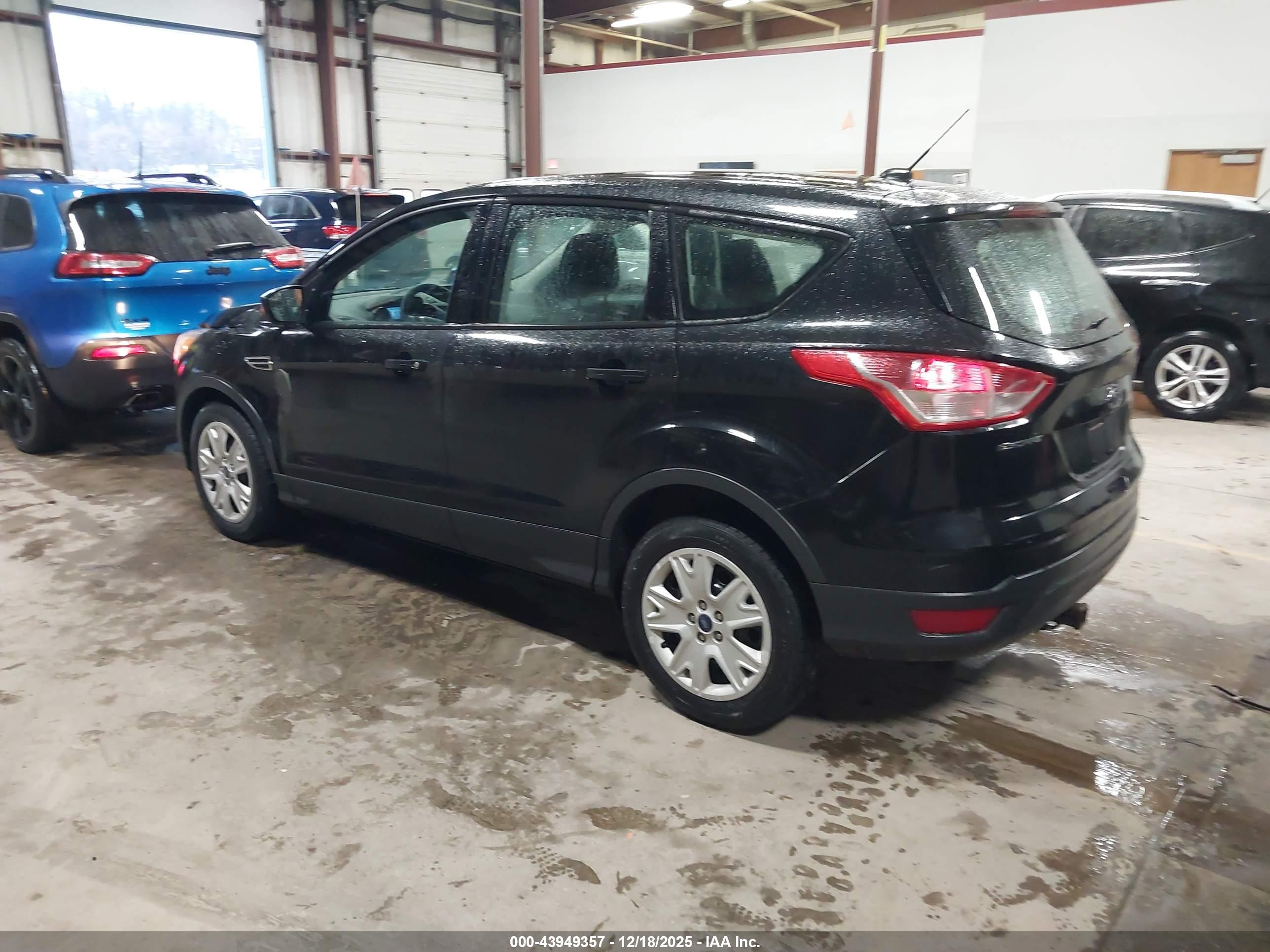 FORD ESCAPE image 3