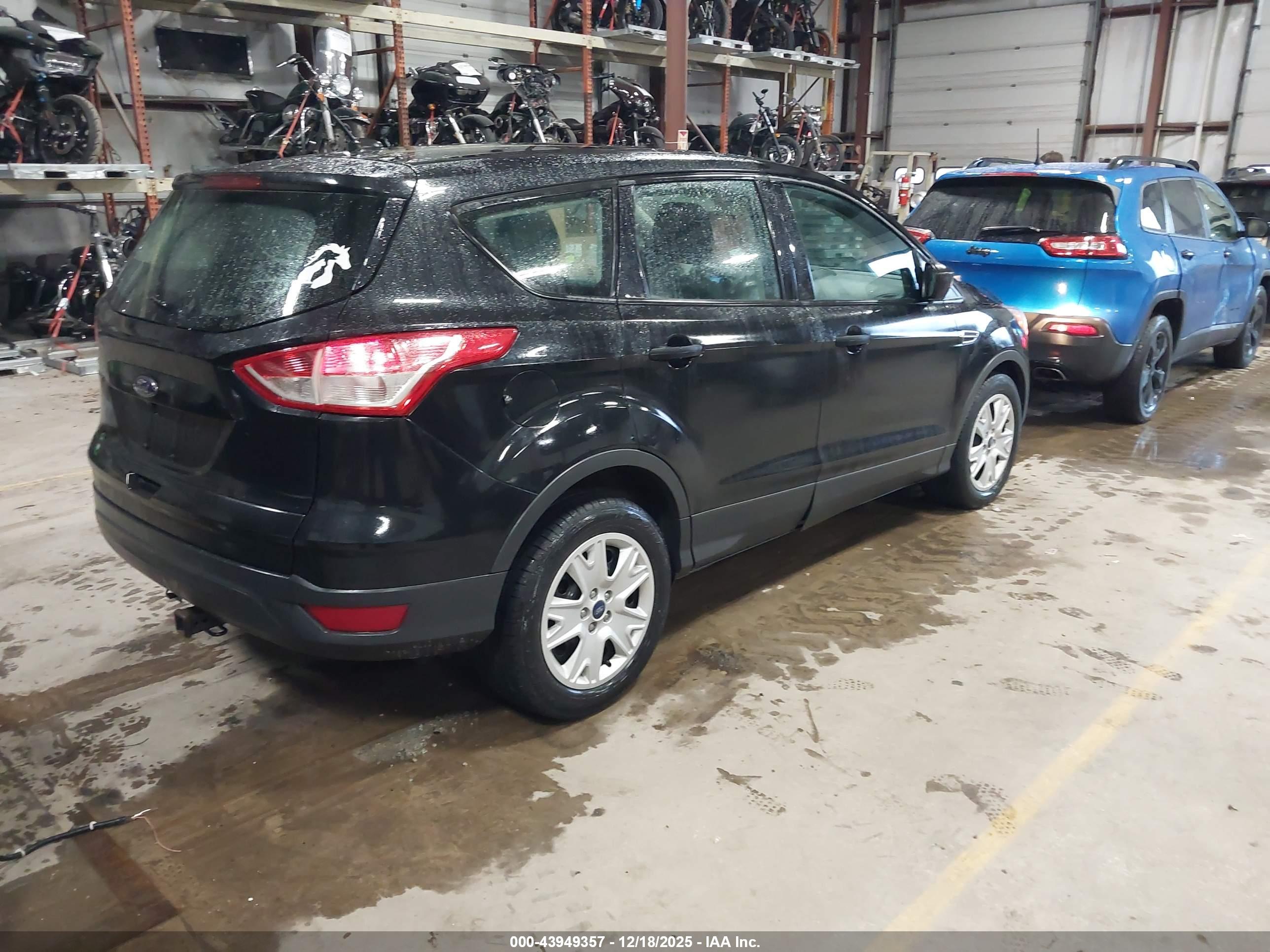 FORD ESCAPE image 4