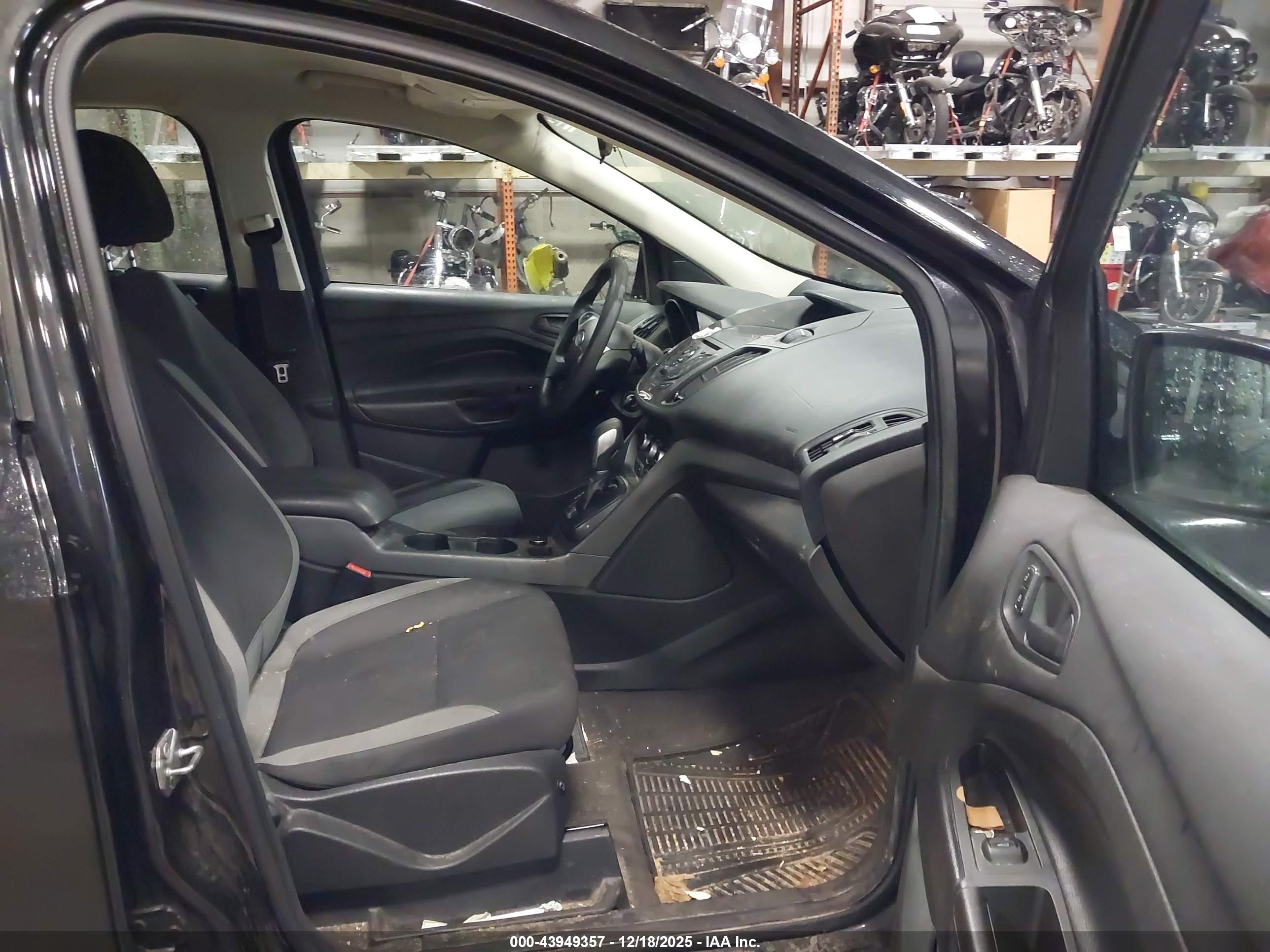 FORD ESCAPE image 5