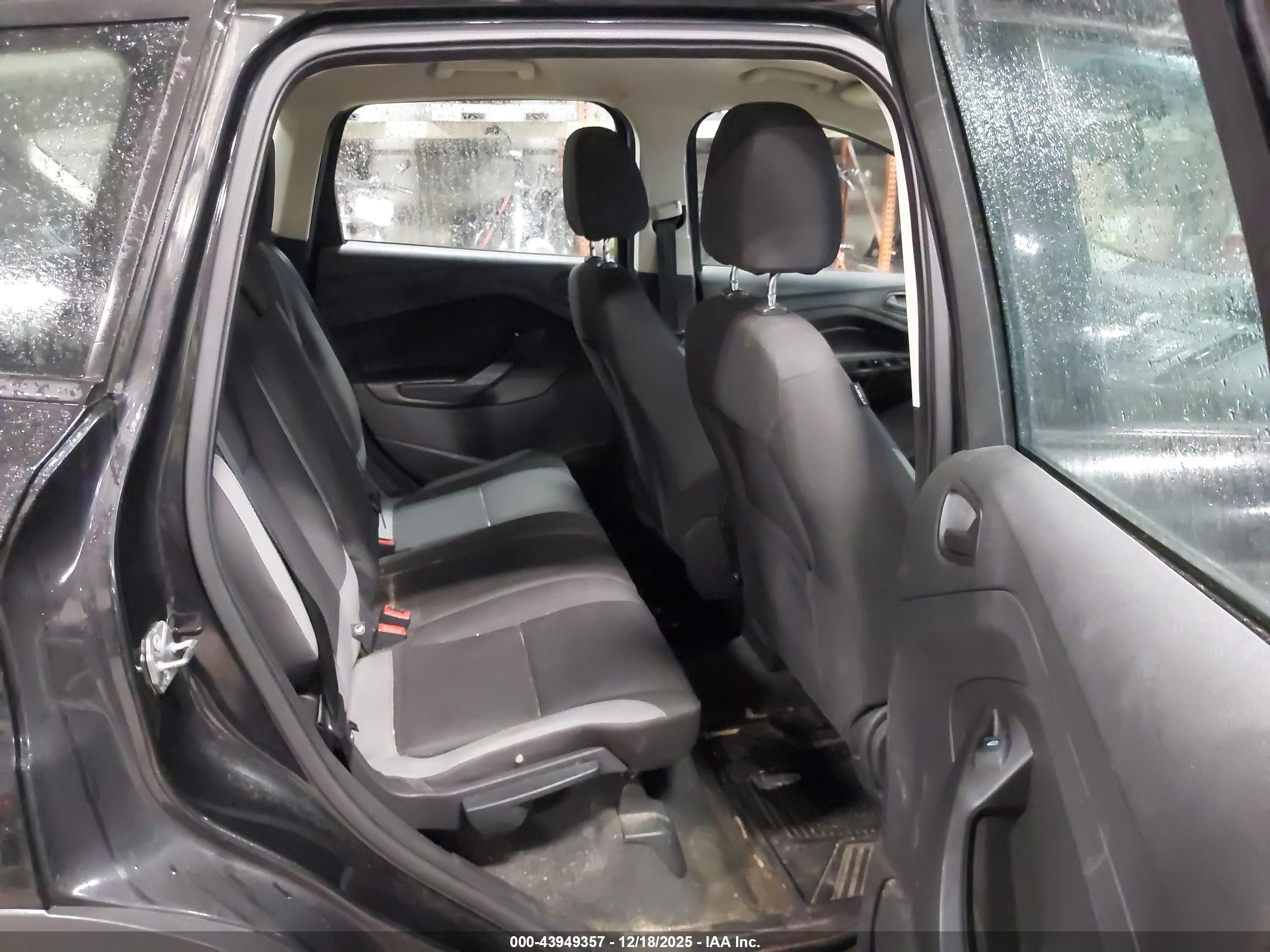 FORD ESCAPE image 8