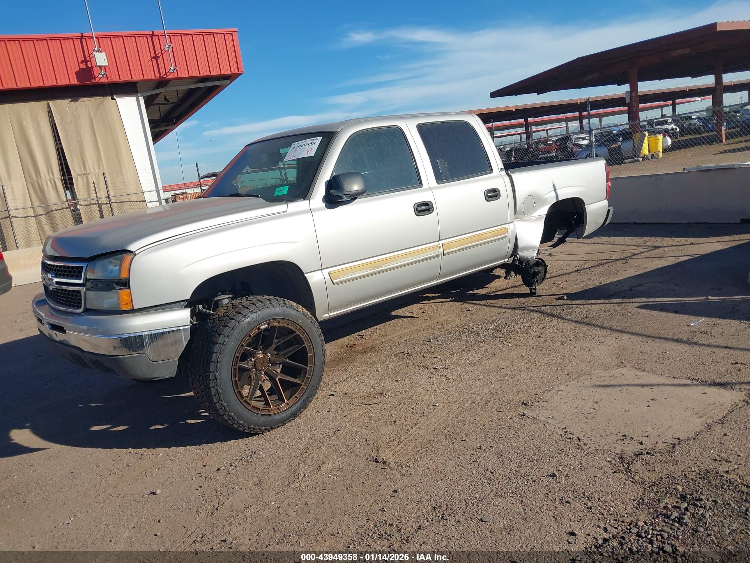 CHEVROLET SILVERADO image 2