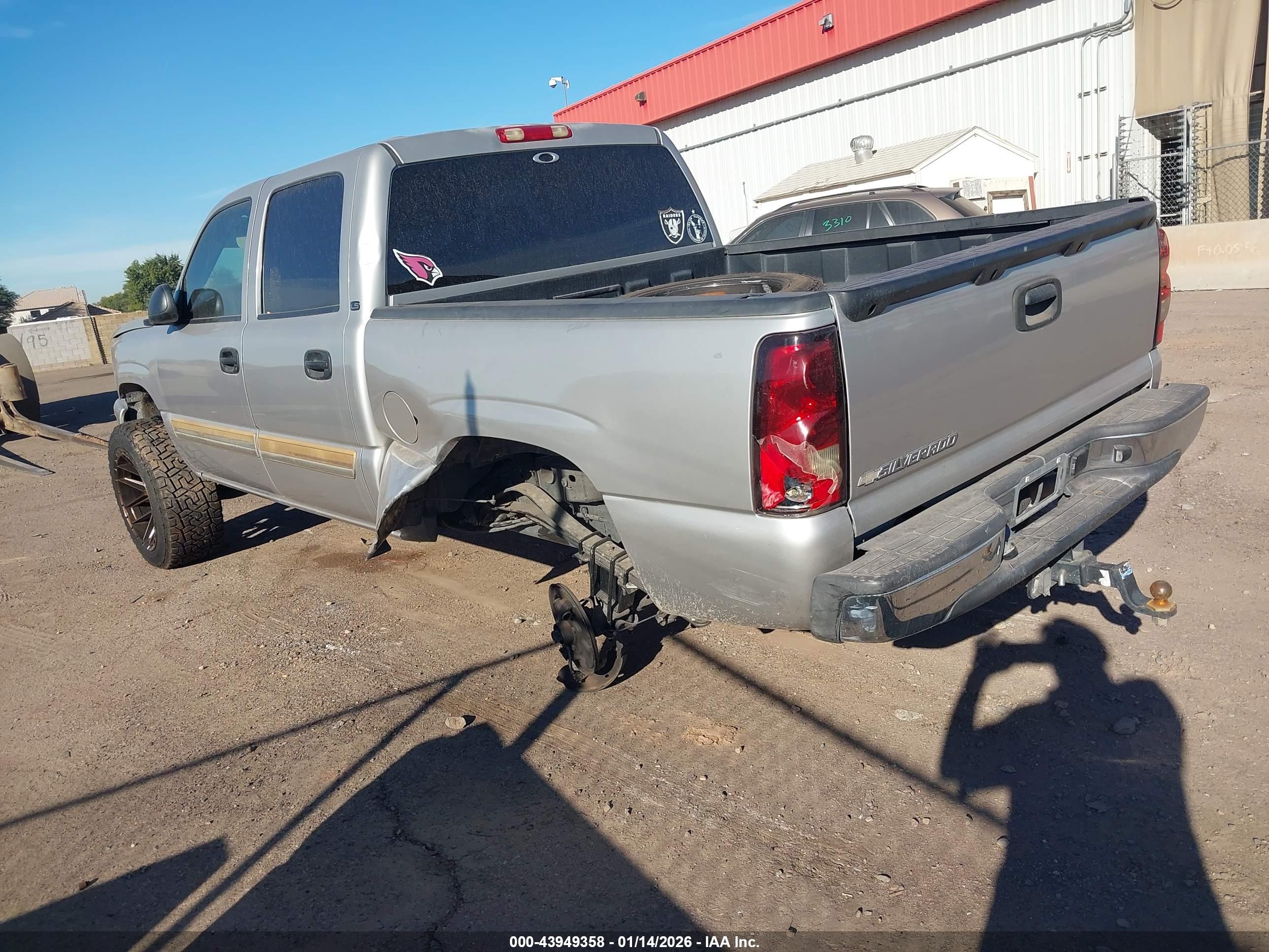 CHEVROLET SILVERADO image 3