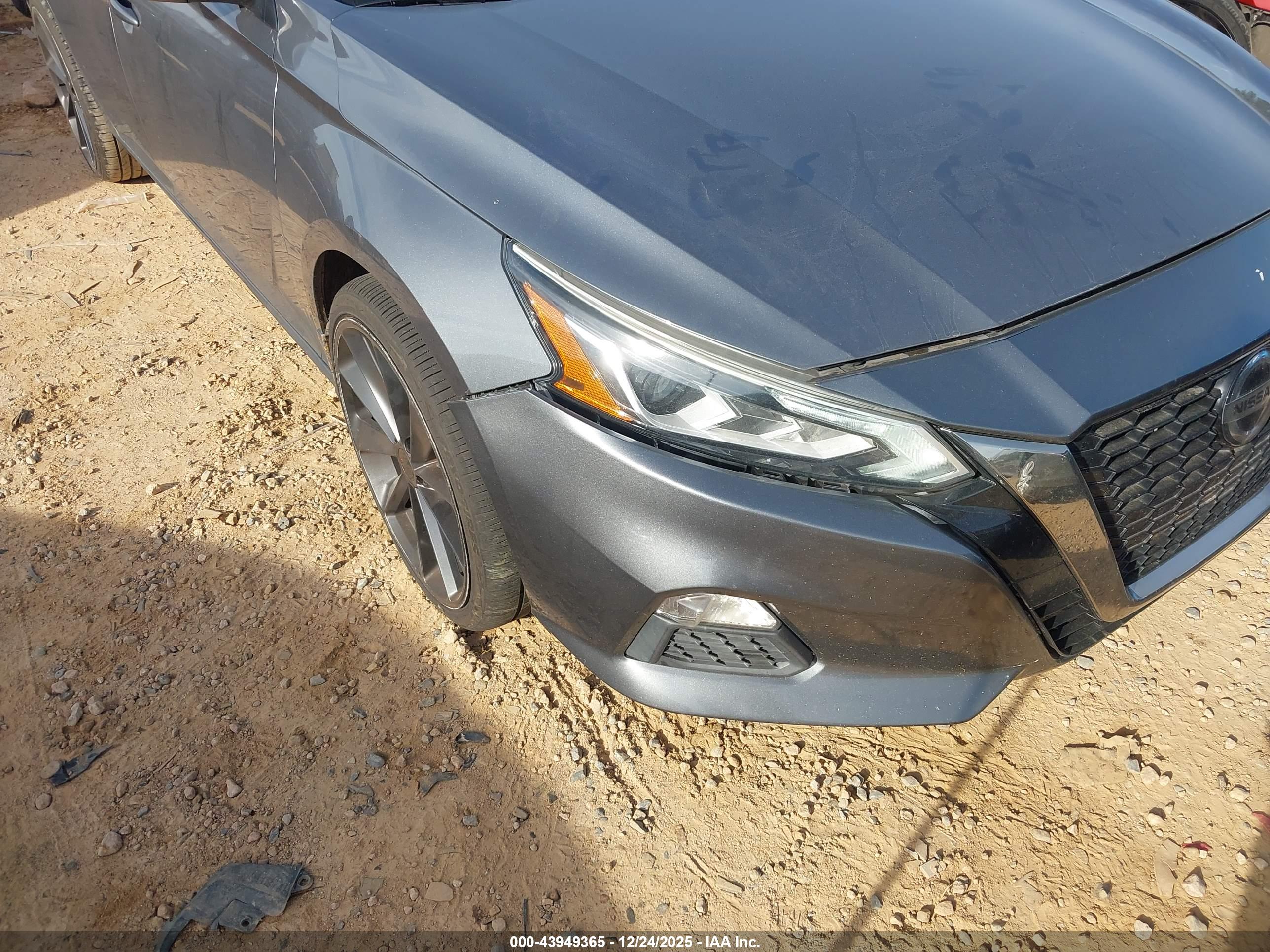 NISSAN ALTIMA image 6