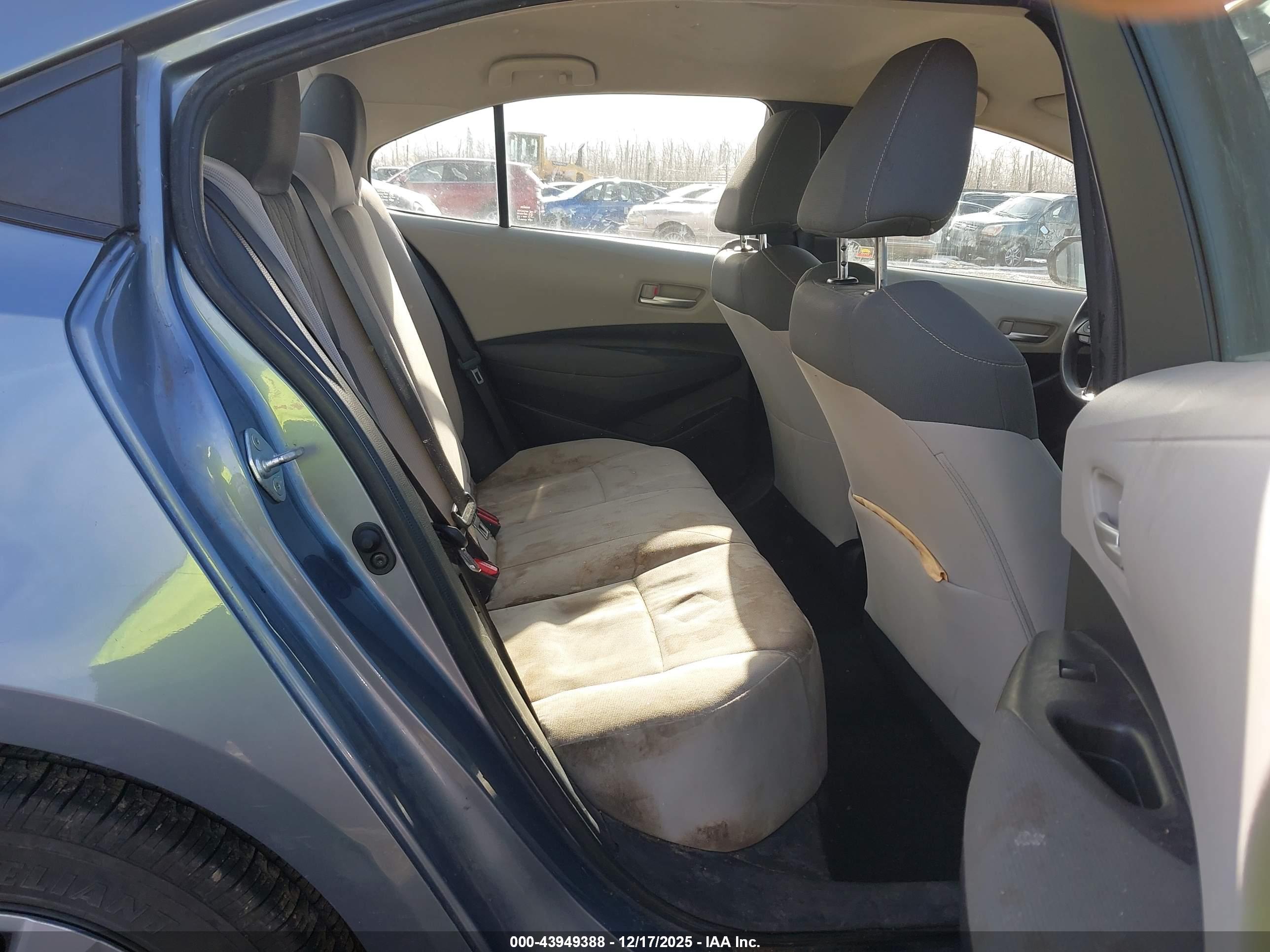 TOYOTA COROLLA image 8