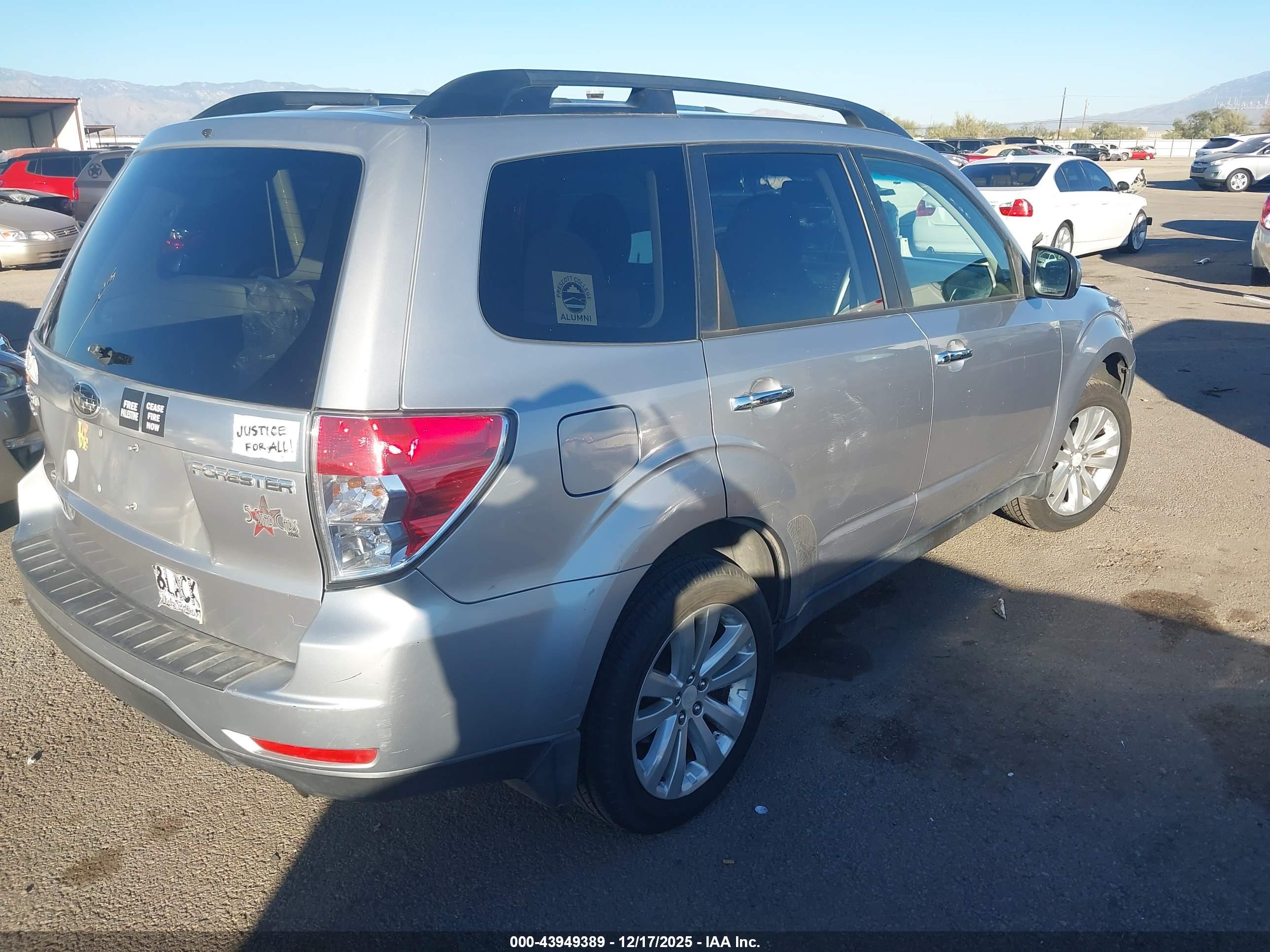 SUBARU FORESTER image 4
